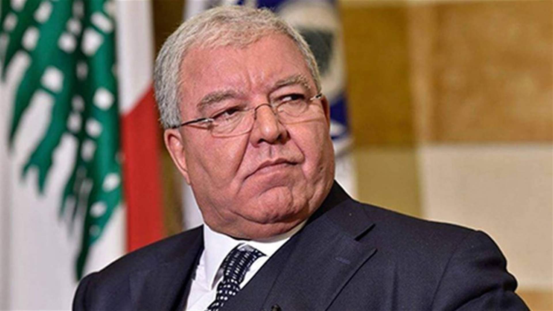 المشنوق يقاطع الاستشارات النيابية
