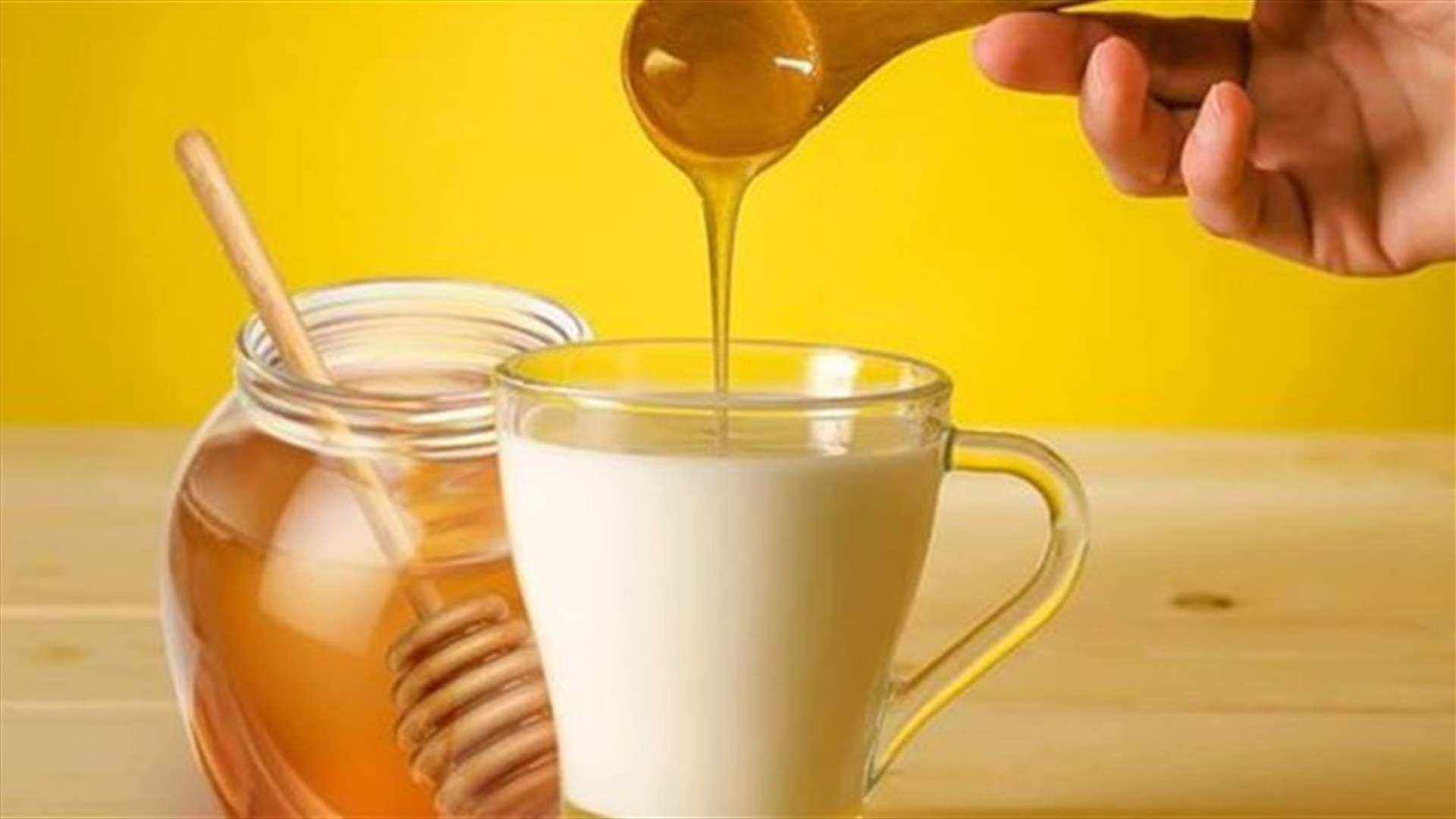 خلط الحليب مع العسل... مشروب لعلاجات طبيعية متعدّدة