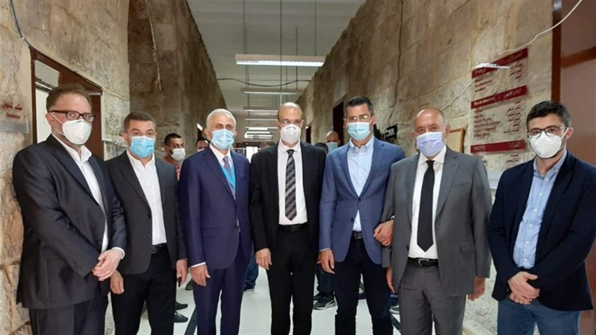 وزير الصحة سلم مستشفى اهدن الحكومي جهاز PCR EXPERT: للجهوزية استعدادا للمرحلة الثانية