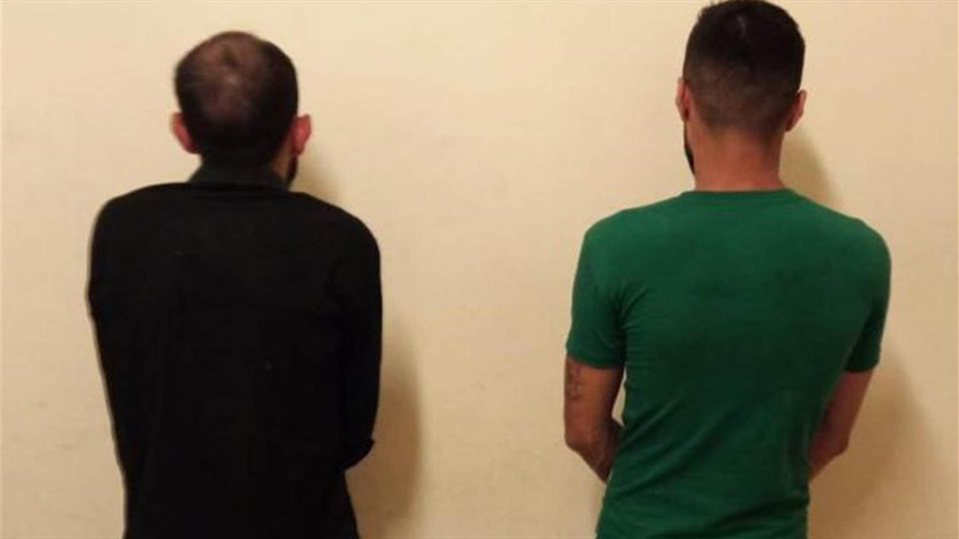كمين يوقع بسارقَي سيارات... وضبط 3 سيارات مسروقة (صوَر)