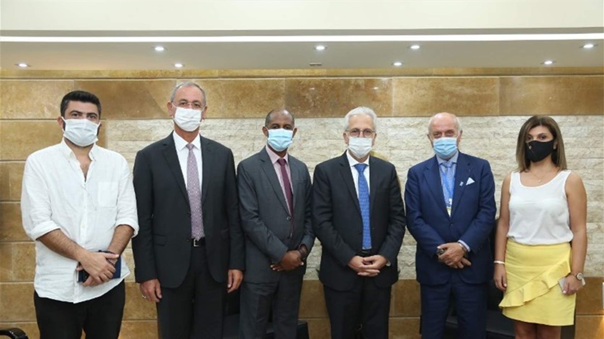 خطار تسلم معدات الحماية الشخصية للدفاع المدني من برنامج الأمم المتحدة الإنمائي