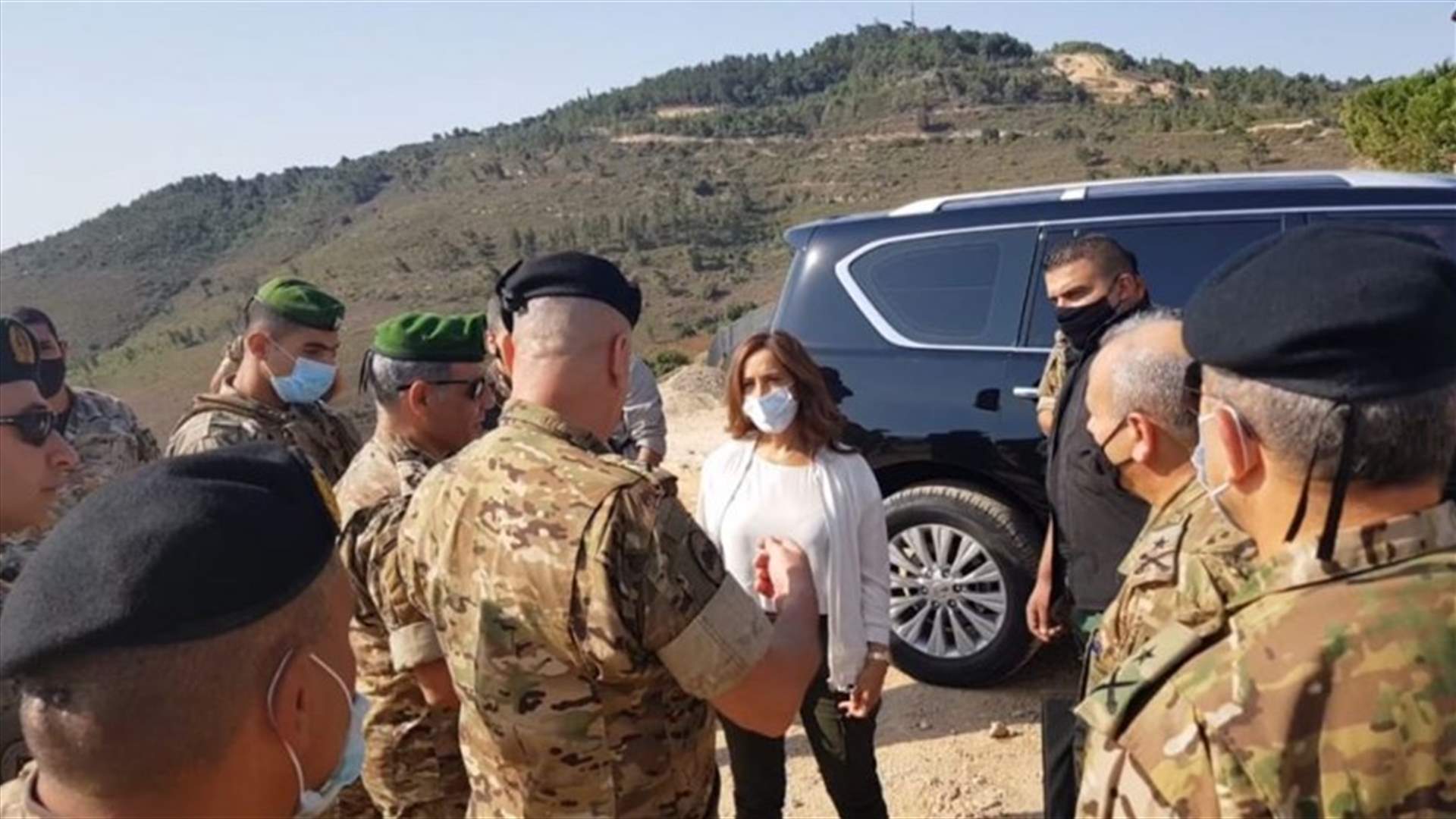الوزيرة عكر في الجنوب... وجولة تفقدية على الحدود