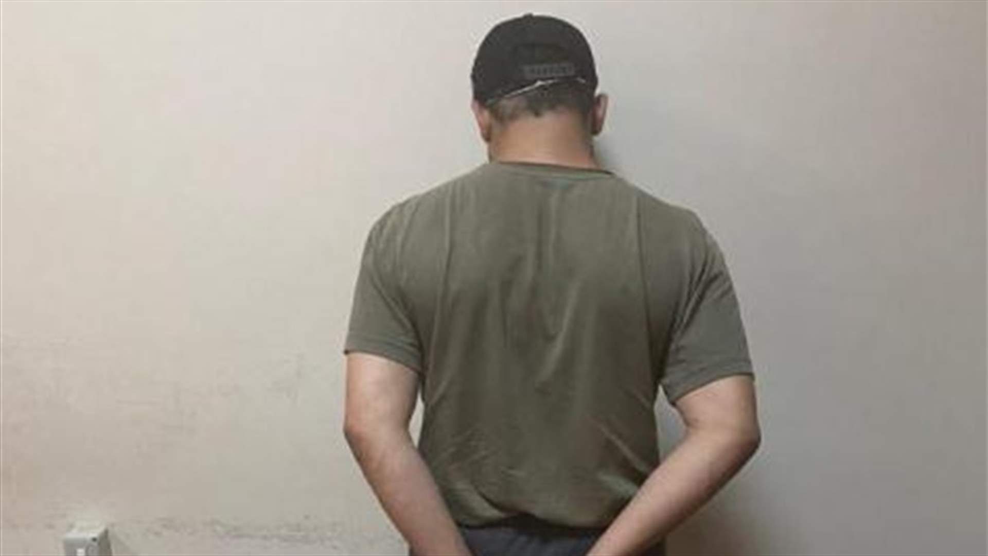 كبّلهما وسلبهما بقوّة السلاح في وادي الزينة... فوقع بقبضة شعبة المعلومات