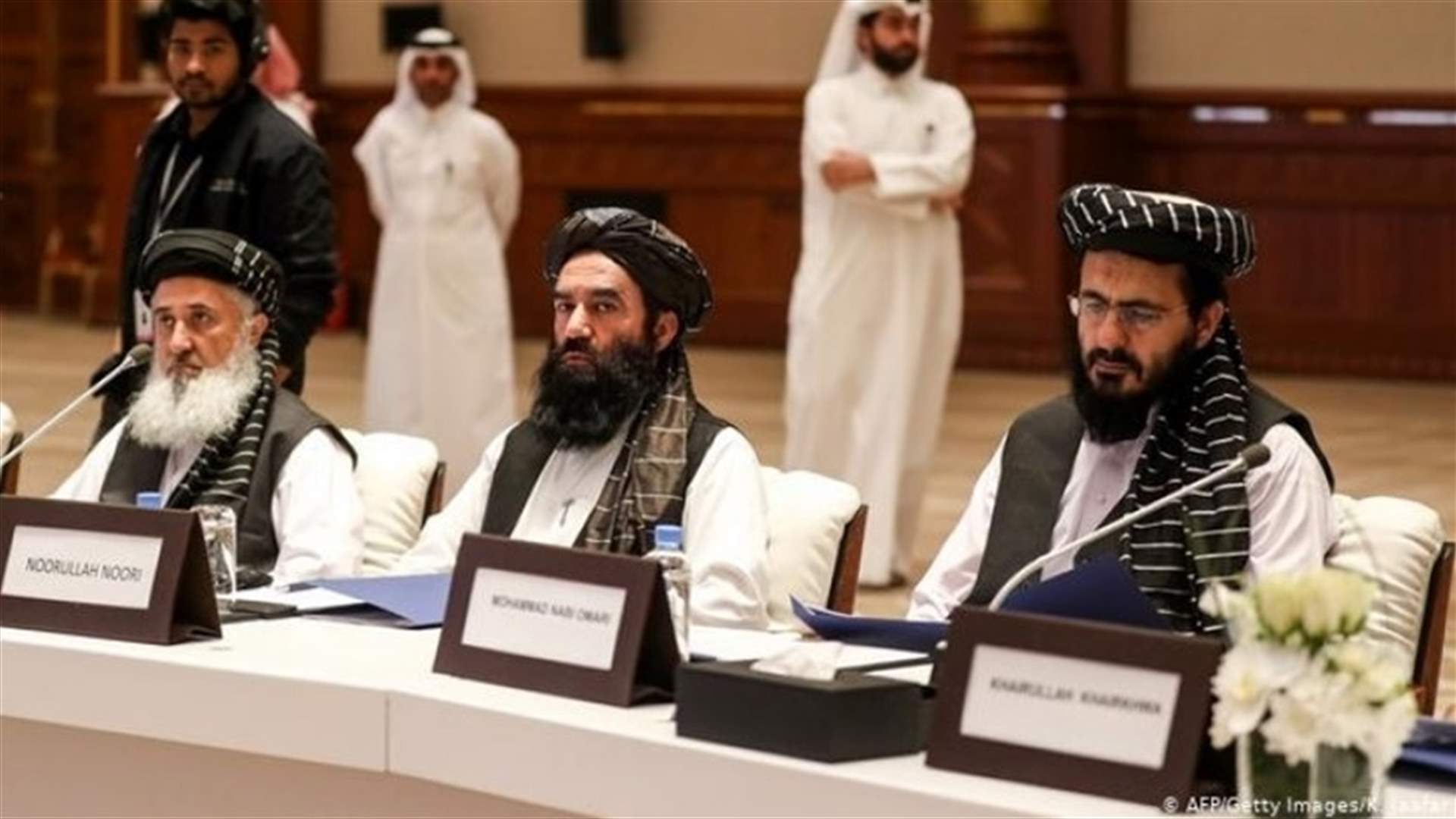 أمير قطر يلتقي بوفدي الحكومة الأفغانية وطالبان في محادثات السلام بالدوحة