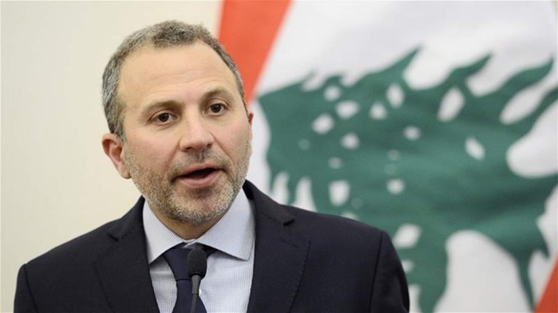 باسيل تلقى اتصالا ًمن ماكرون واديب