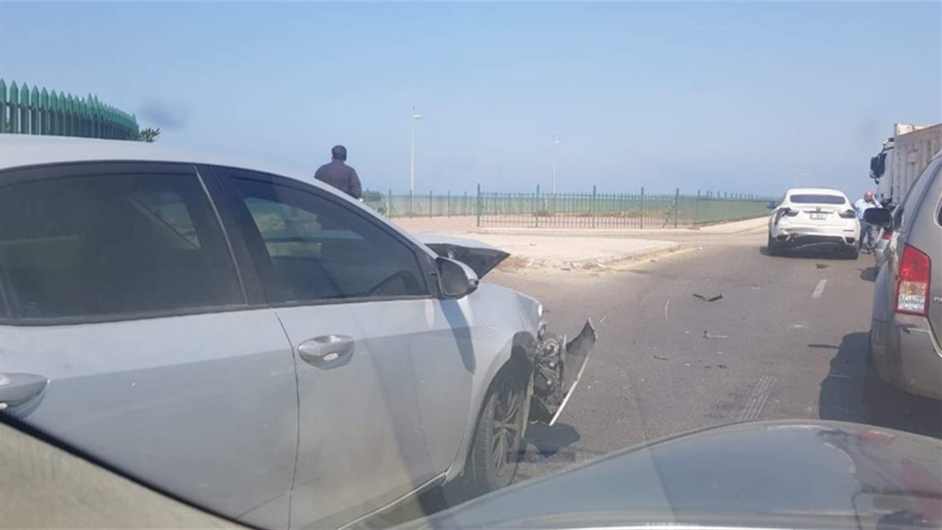 حادث على طريق الاوزاعي باتجاه بيروت