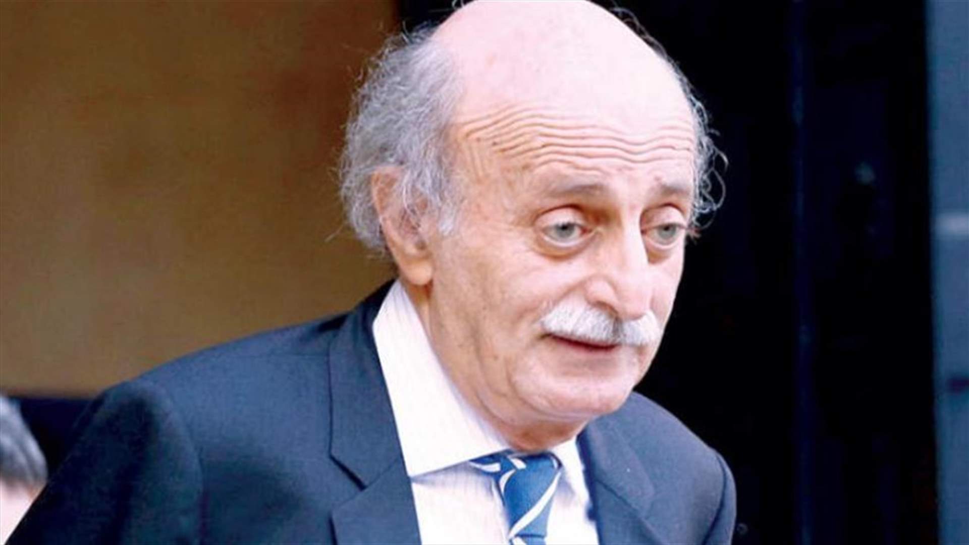 تغريدة لافتة لجنبلاط: اخشى ان أقول رحمة الله على لبنان الكبير