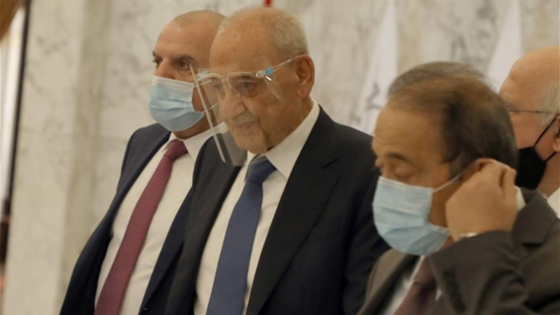 "الثنائي": حقيبة المال أو اعتذار أديب (الأخبار)