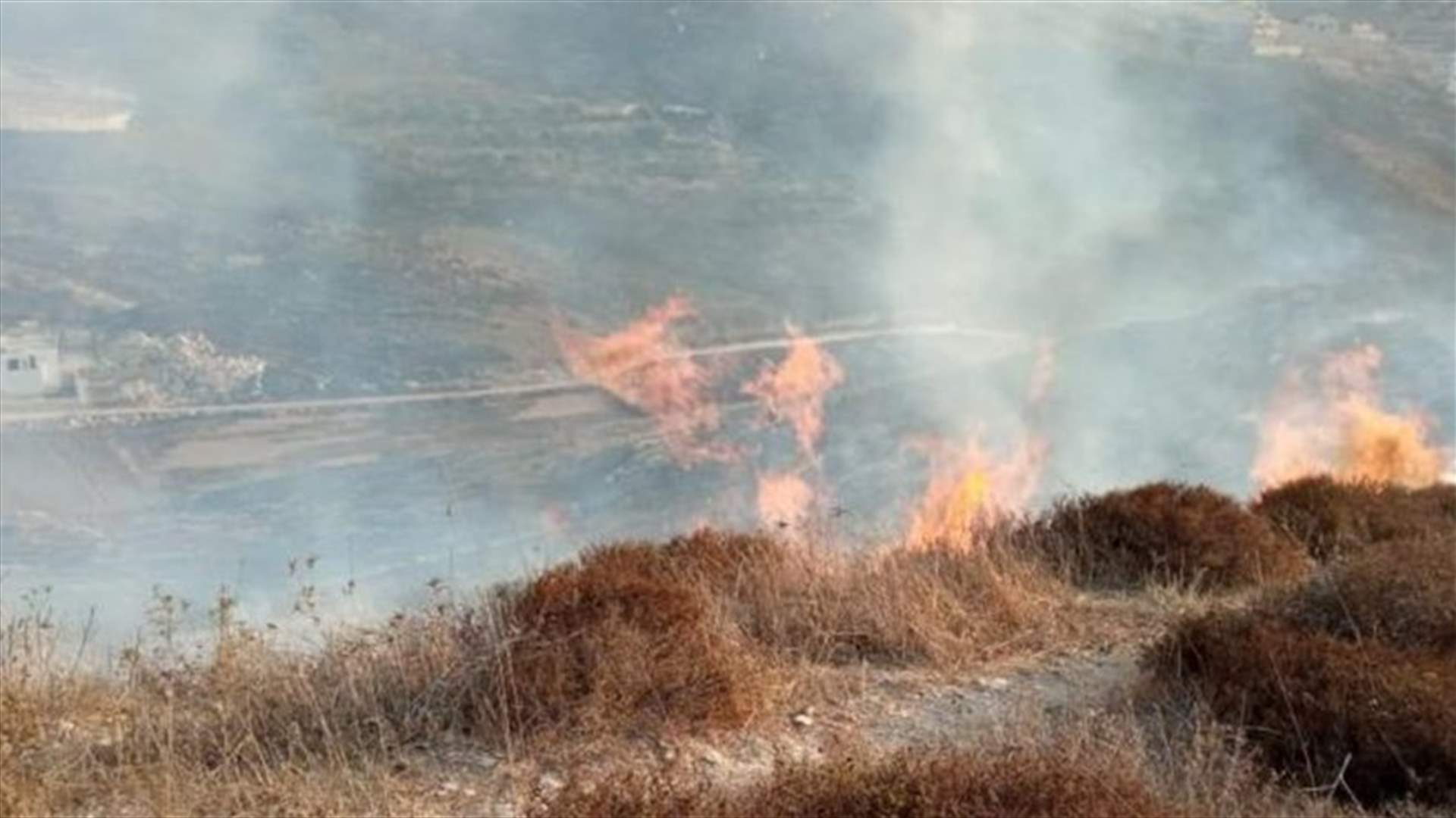 إخماد حريق في ميس الجبل... ودعوة إلى البلديلت للتشدد مع المتسببين