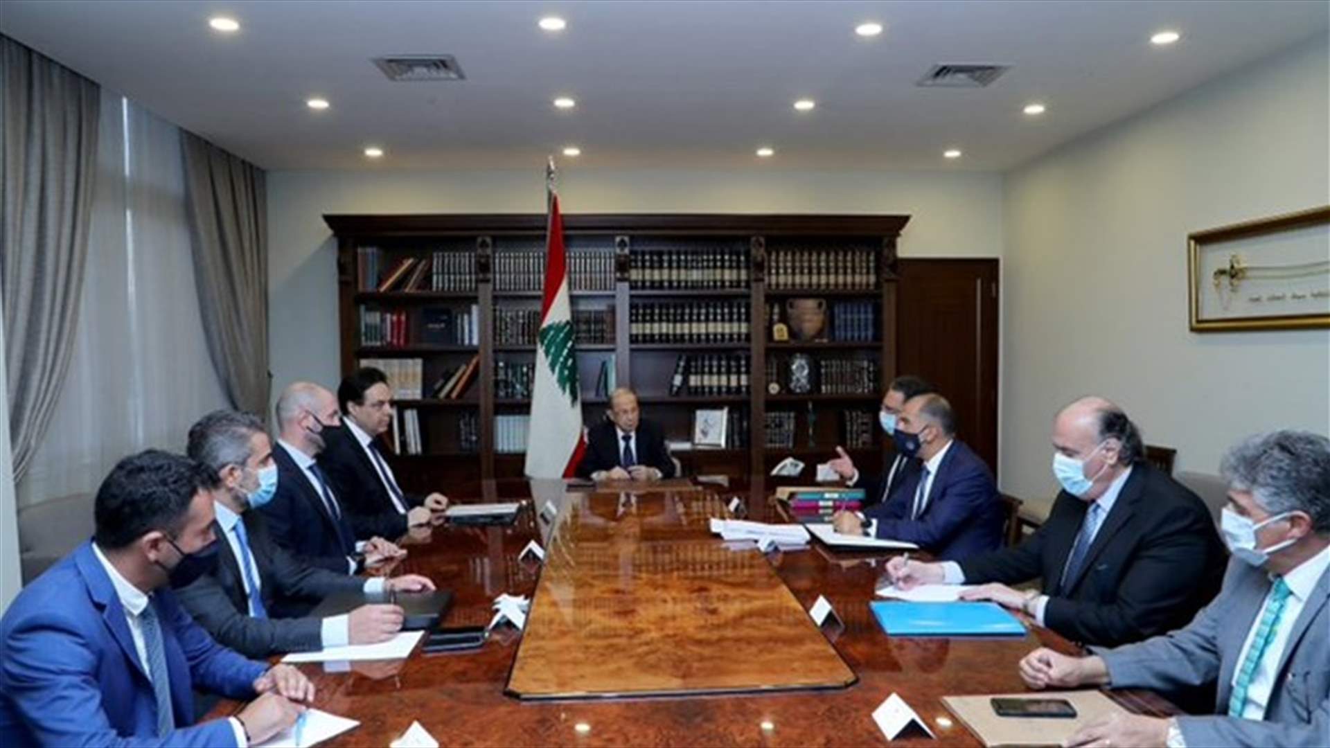 الرئيس عون رأس اجتماعاً حضره رئيس حكومة تصريف الأعمال حسان دياب ووزير البيئة وعدد من المعنيين خصّص للبحث في أزمة النفايات