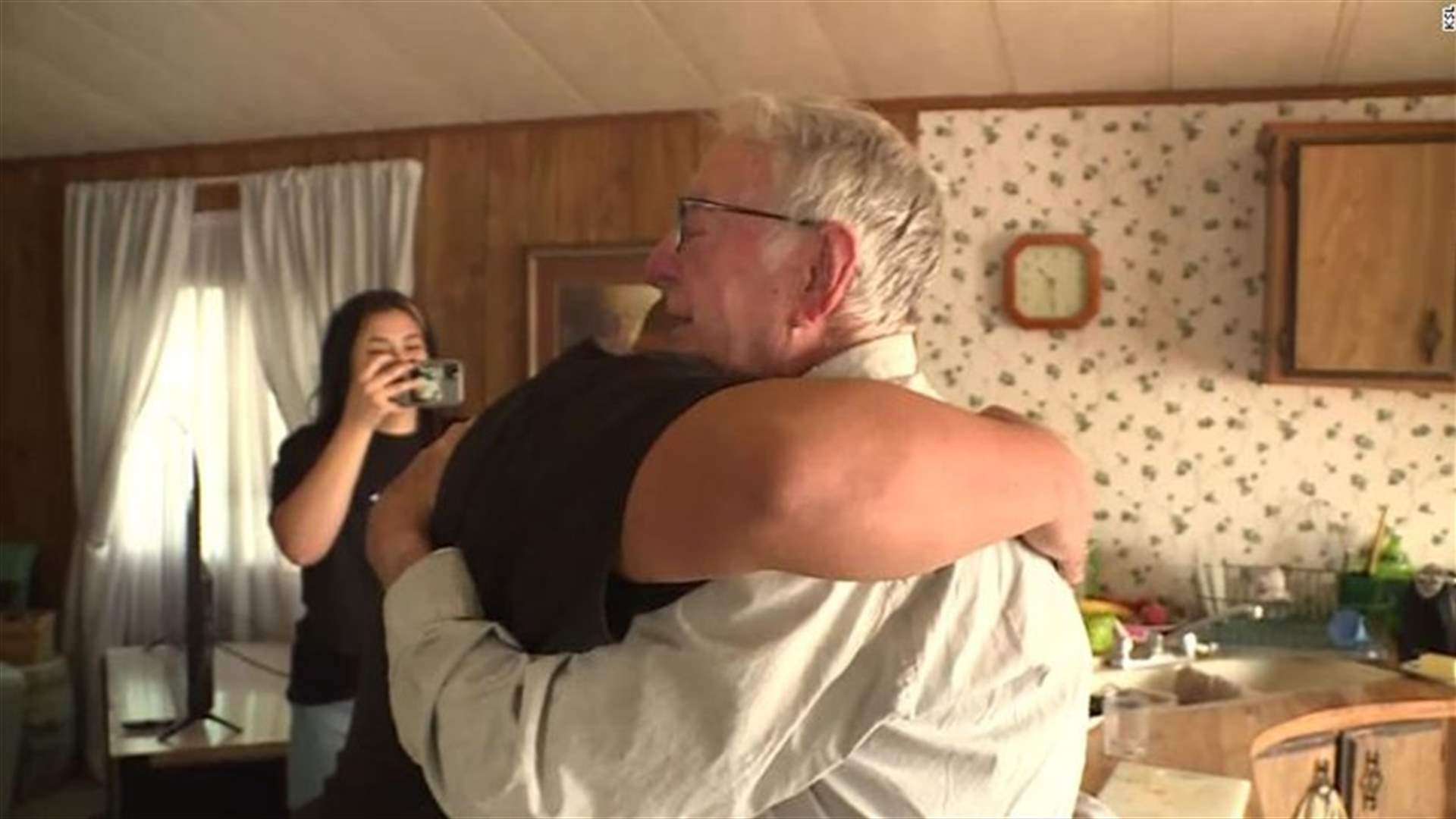 موظف توصيل بيتزا يبلغ 89 عاماً يتلقى إكرامية سخية بسبب "تيك توك"!