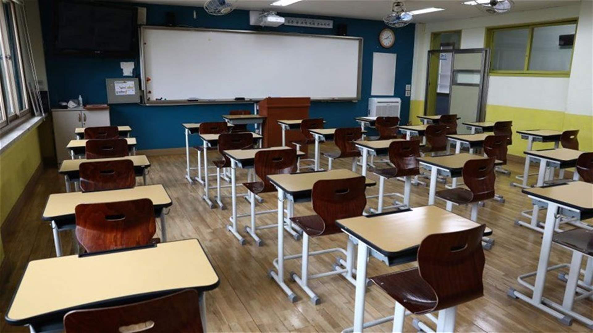 بدافع الانتقام... معلّمة سممت 25 تلميذا