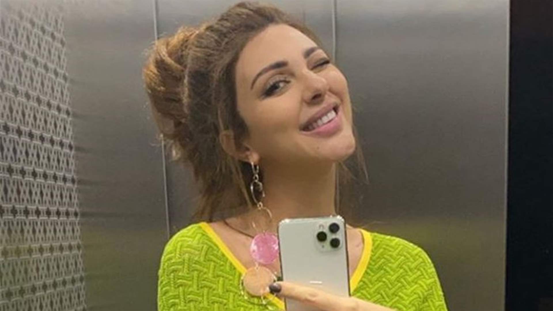 ميريام فارس بفساتين فضفاضة وبطن منتفخ.. والجمهور يسأل: هل هي حامل؟