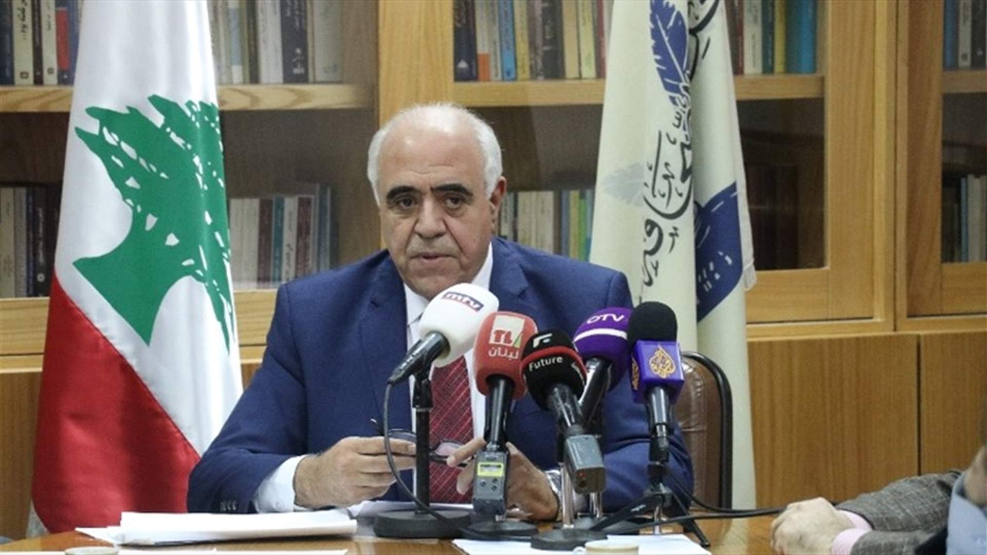 نقيب المحررين لفهمي: هل الصحافيون مستثنون من قرار منع التجول بعد اقفال 111 بلدة؟