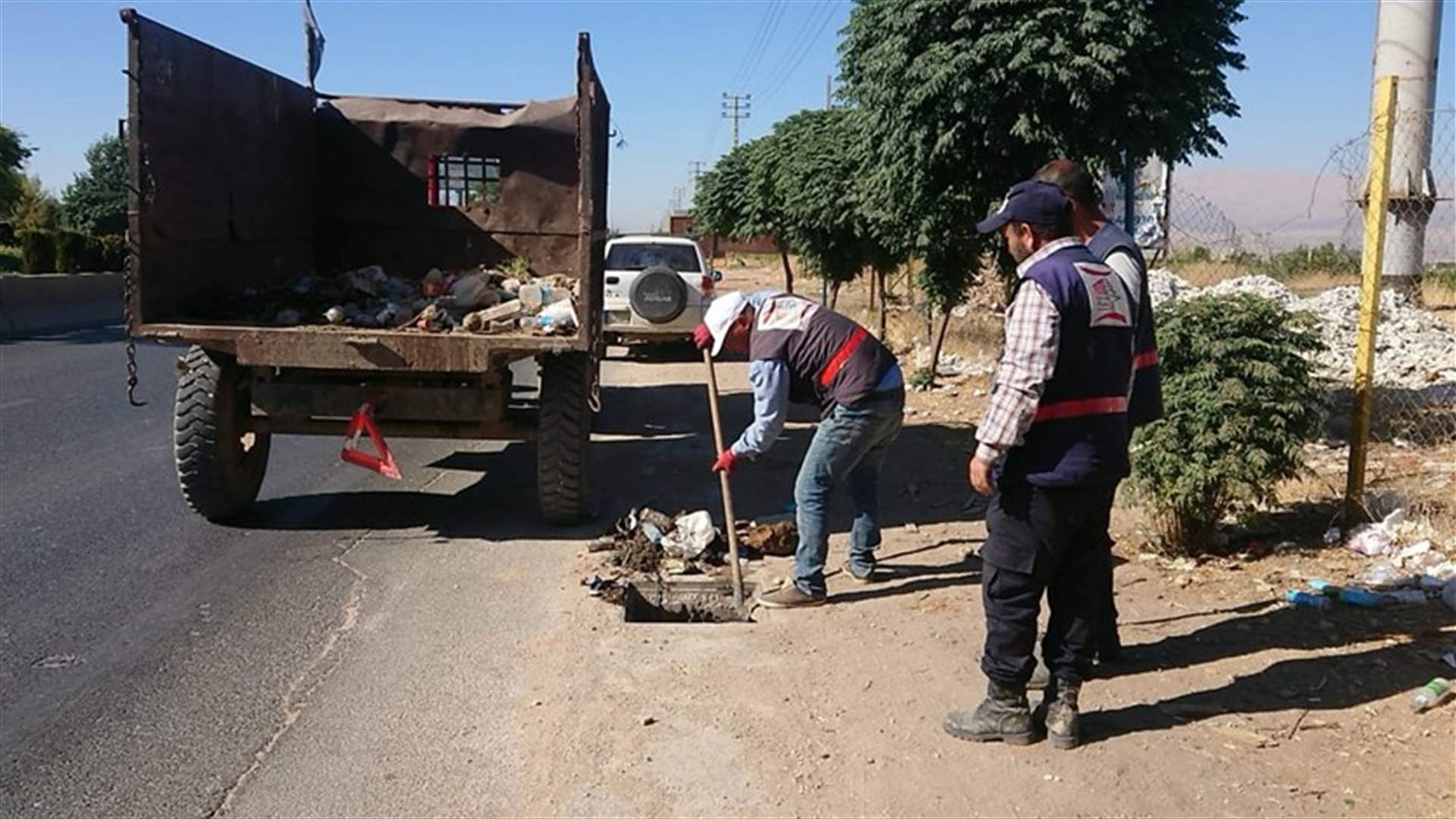 حملة لتنظيف الأقنية على طريق بعلبك الدولية... أغطية 111 ريغارا مسروقة!