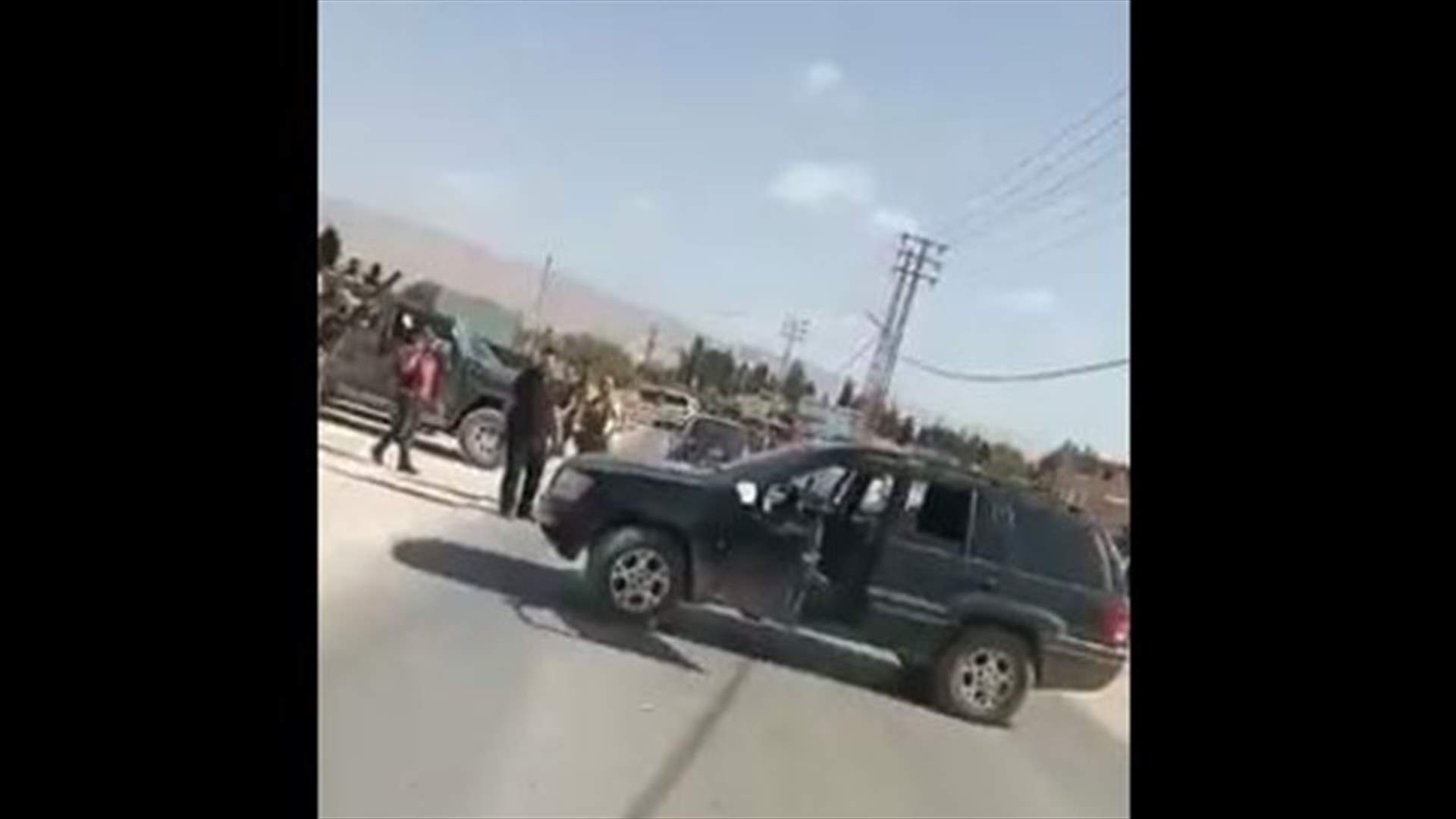 مسلحون أقاموا حواجز على طريق بوداي ومحيطها (فيديو)