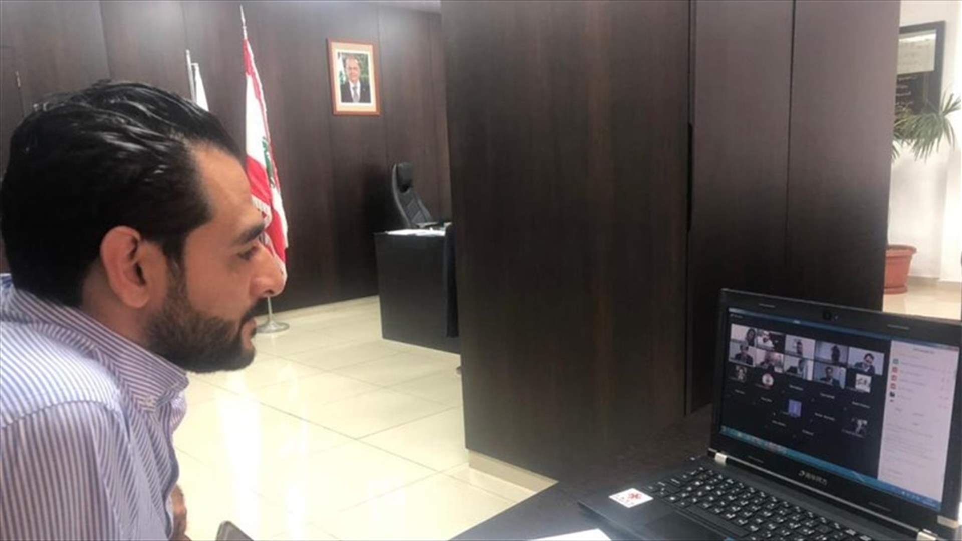أبو حيدر اجتمع مع الملحقين الاقتصاديين في الخارجية عبر ZOOM