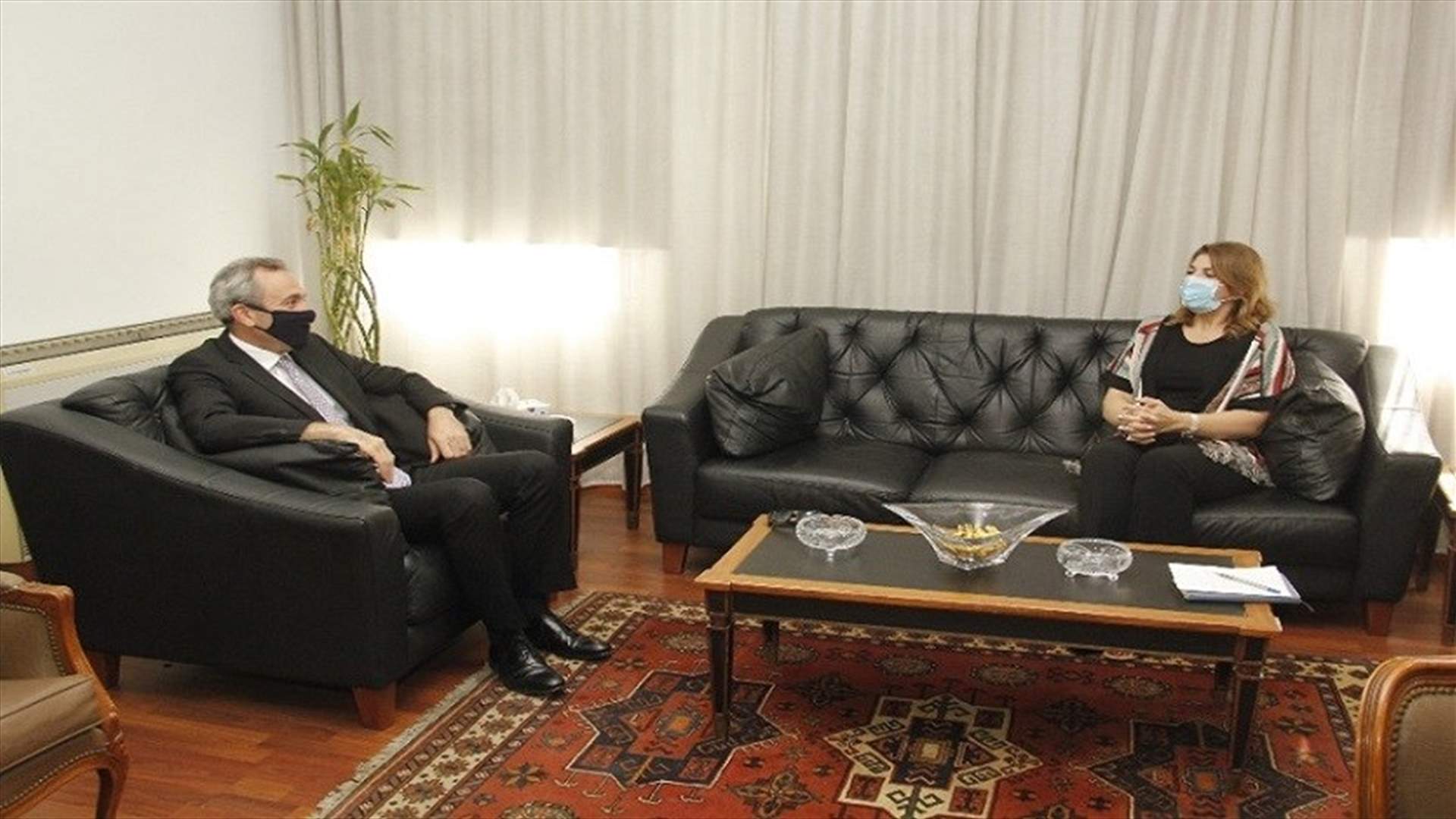 نجم عرضت مع سفير بريطانيا واقع السجون ومسار التحقيق في انفجار المرفأ