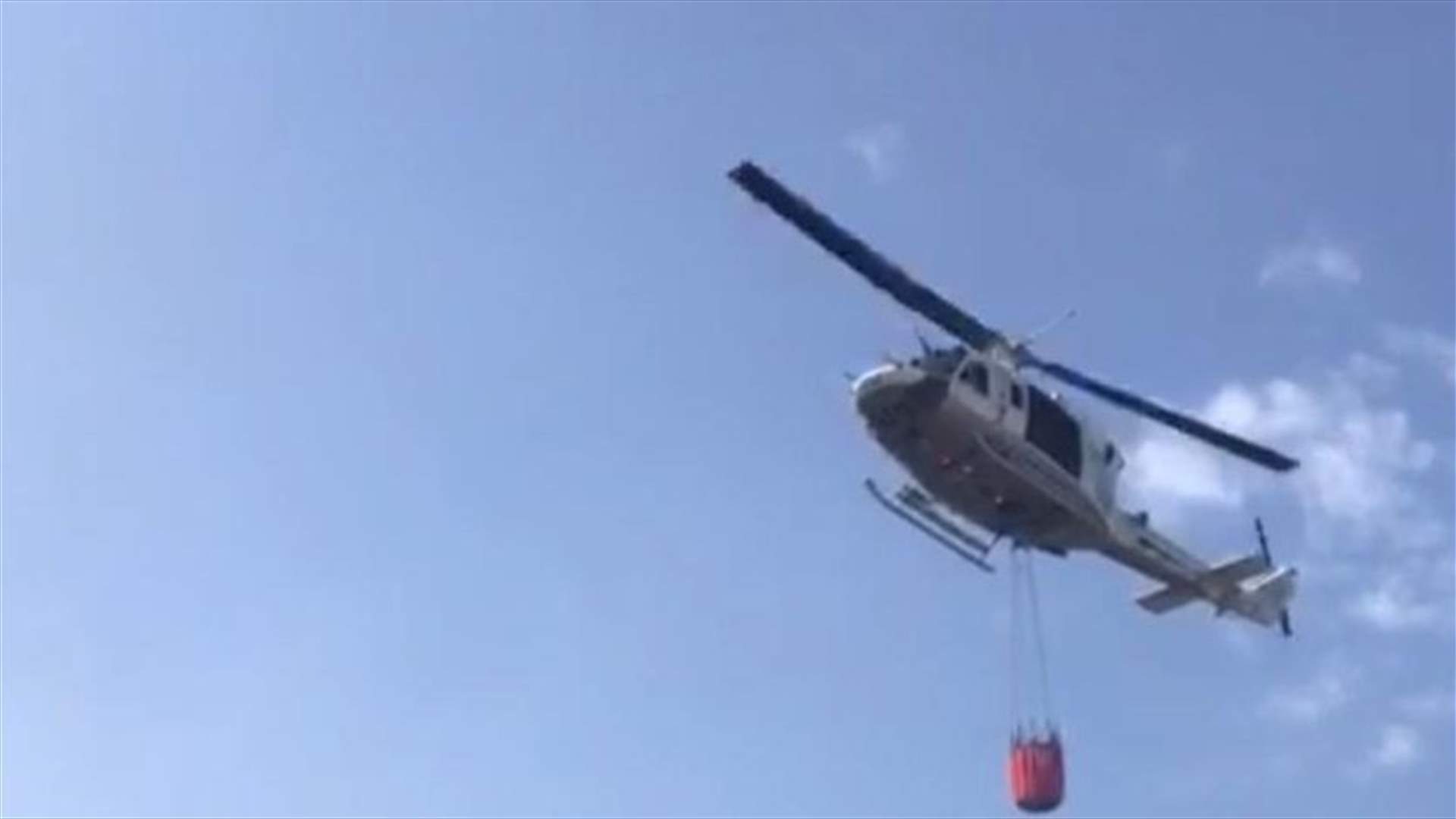 UNIFIL helicopter works on extinguishing fires-[VIDEO]