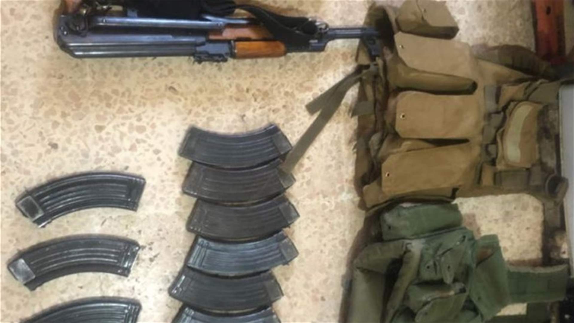 مداهمات للجيش في البقاع... توقيف شخص ومصادرة أسلحة وذخائر