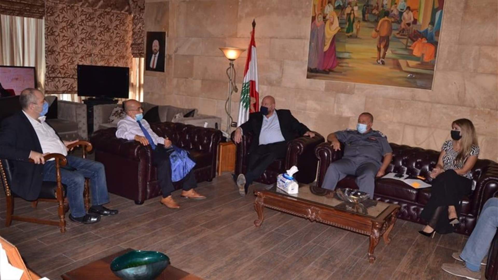 نهرا ترأس اجتماعا بحث في قرار اقفال احياء وشوارع في طرابلس... هذا ما جرى التأكيد عليه