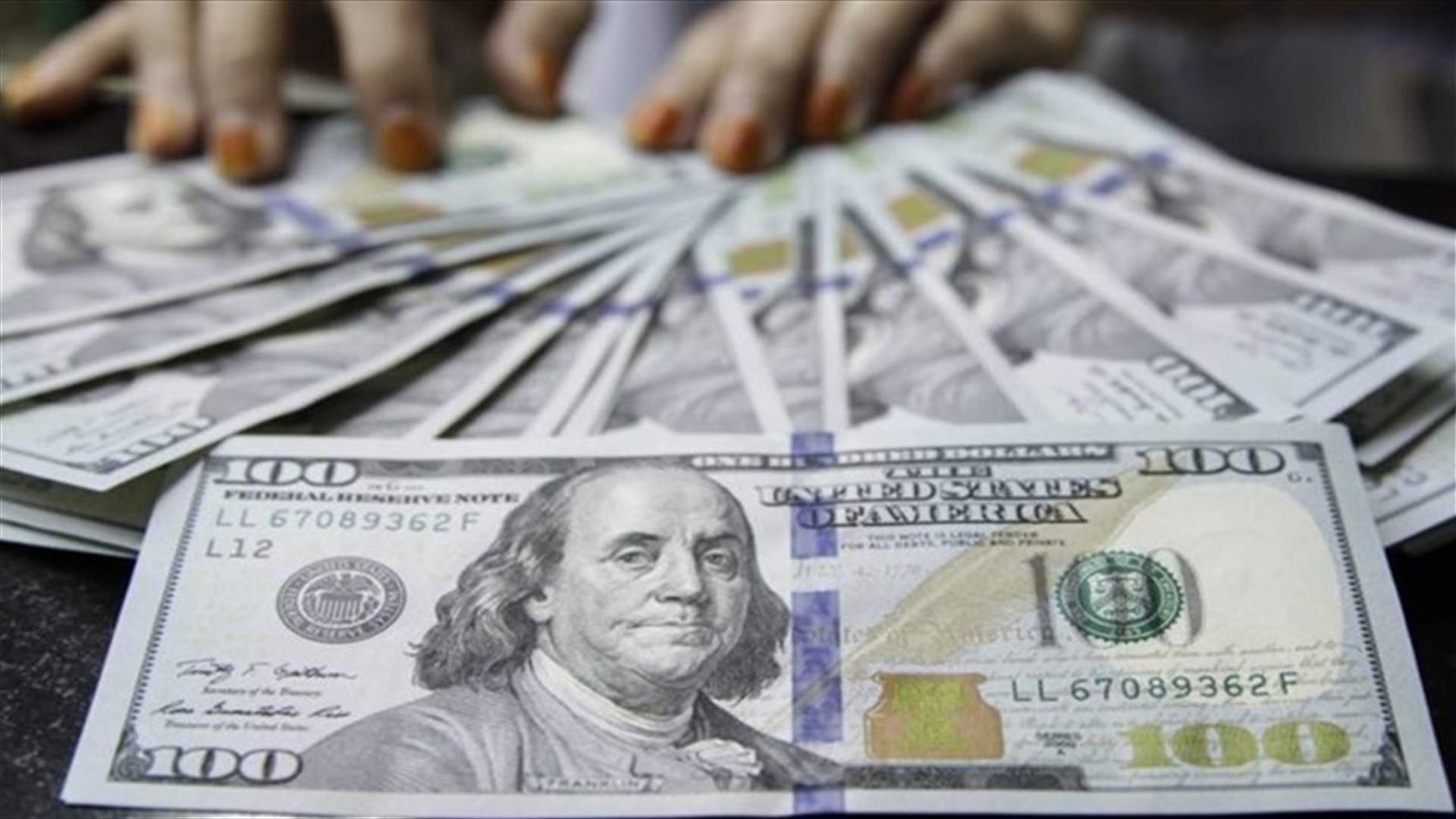 اليكم سعر صرف الدولار مقابل الليرة اليوم