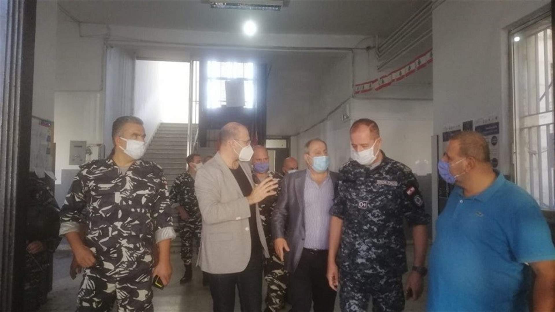 حسن كشف على مستشفى المعلقة الحكومي وبحث في إمكانية تحويل قسم منه الى المساجين المصابين بكورونا