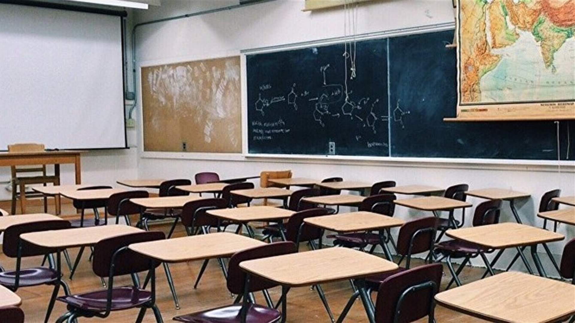 إغلاق ثانوية حاصبيا 14 يوما بسبب إصابة معلمة بكورونا