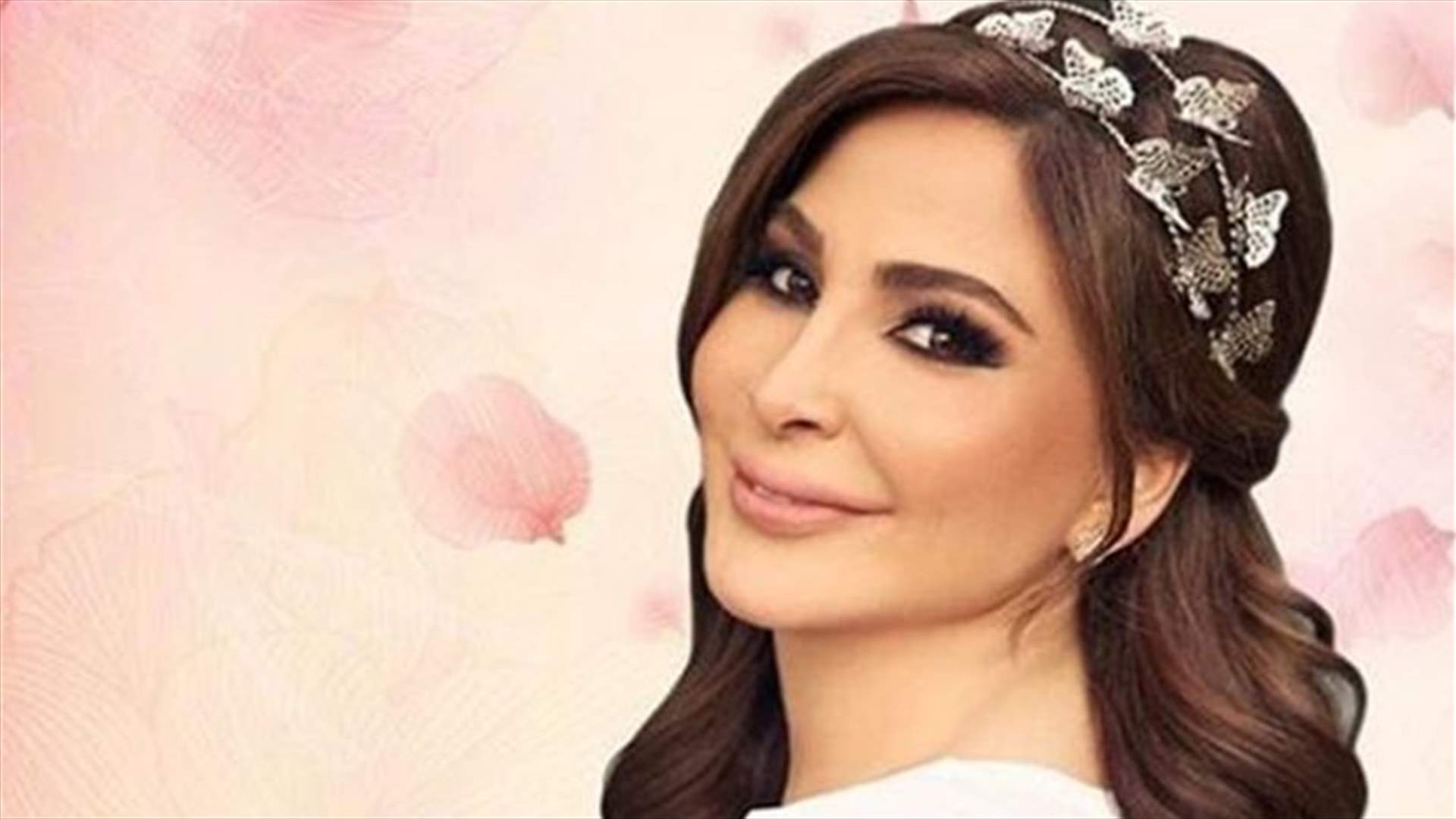 إليسا تجول في شوارع بيروت على دراجتها الهوائية... هذه هدية عيد ميلادها