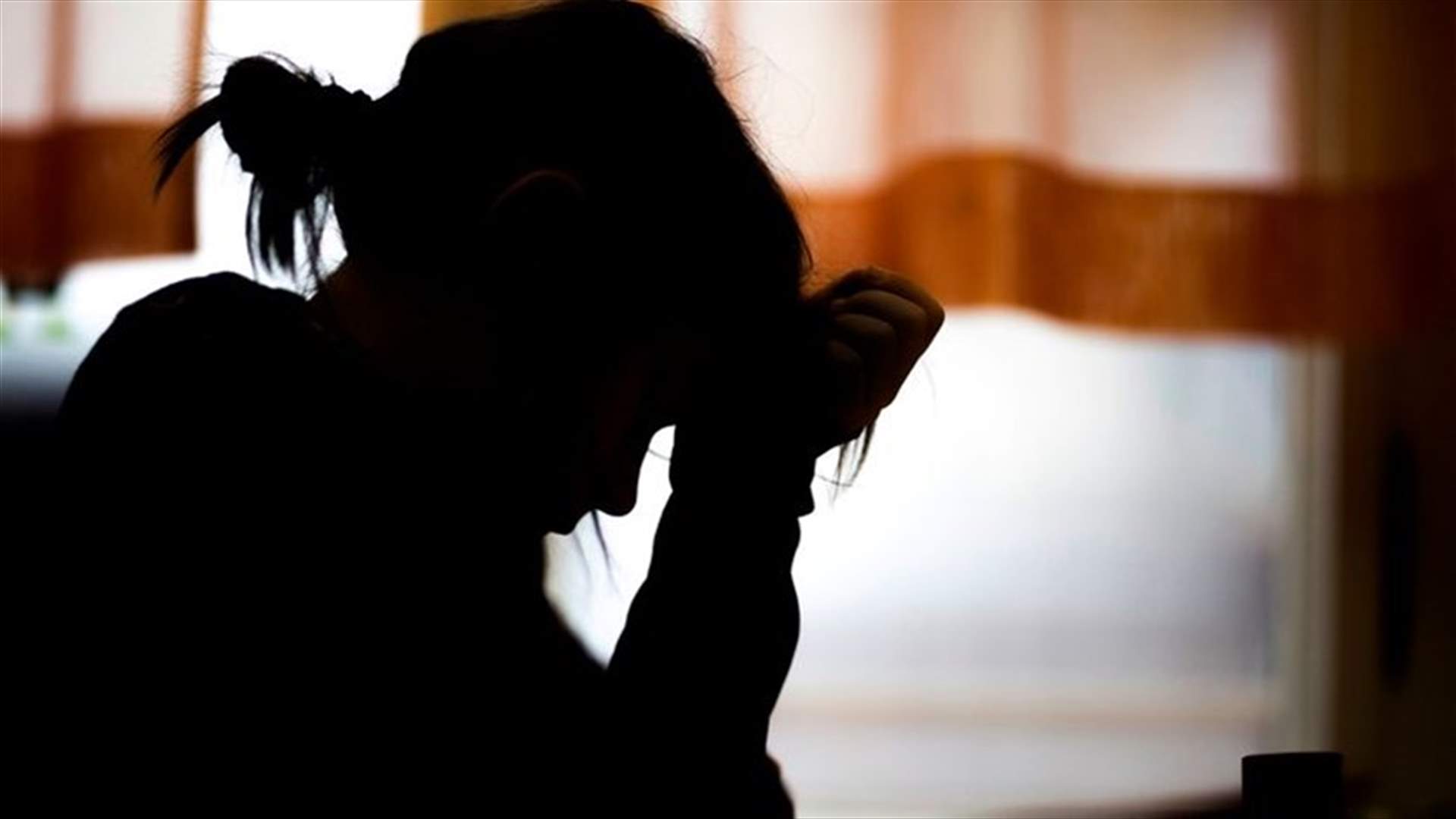 طفلة تتعرّض لتحرّش جنسي أثناء حصة دراسية عبر الإنترنت... والمعلمة ترصد الهجوم!