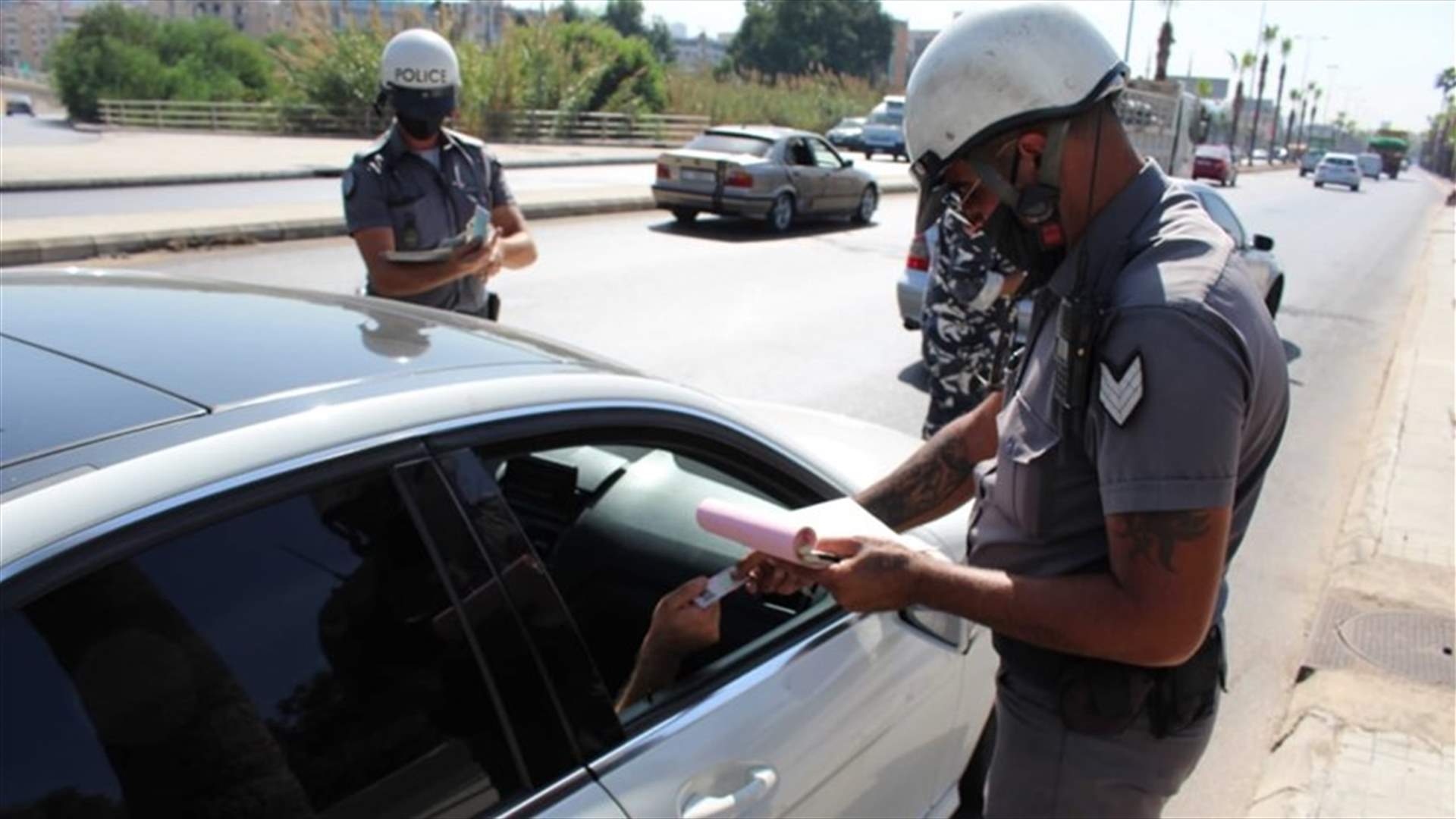 تسطير نحو 200 محضر ضبط جنوبًا بحق أشخاص لم يلتزموا بوضع الكمامة