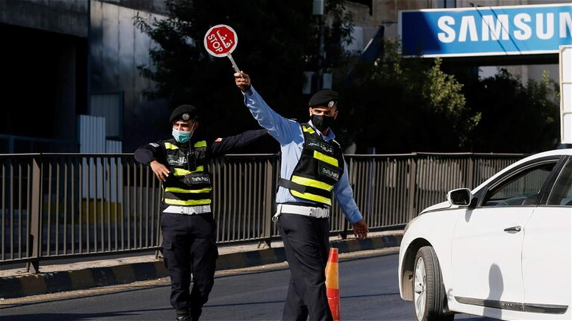 France extends curfew to more regions