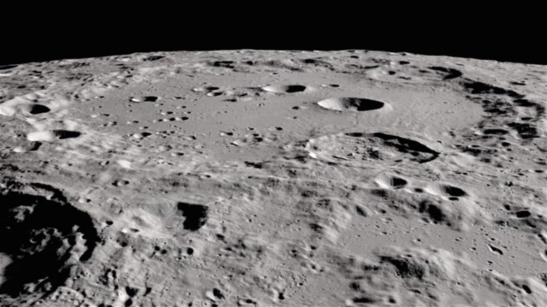 اكتشاف مثير لوكالة NASA.... مياه على سطح القمر!