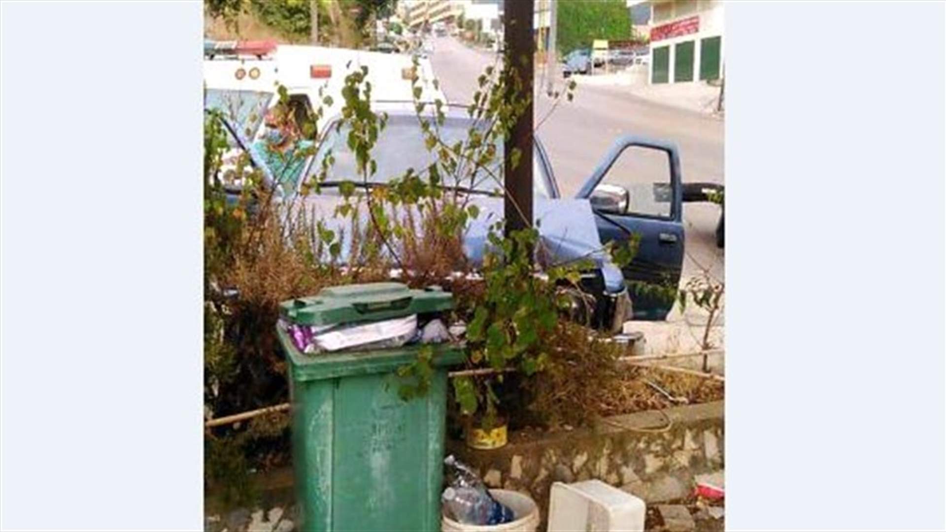 5 جرحى بإنحراف سيارة رباعية الدفع على طريق عام جعيتا (صورة)