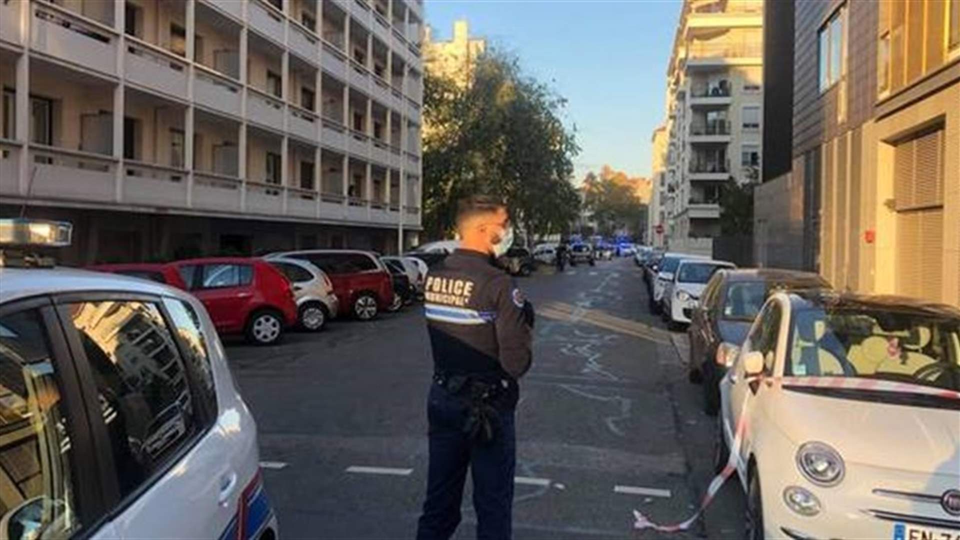 إصابة كاهن ارثوذكسي بطلق ناري في مدينة ليون الفرنسية وفرار المنفذ (فيديو)