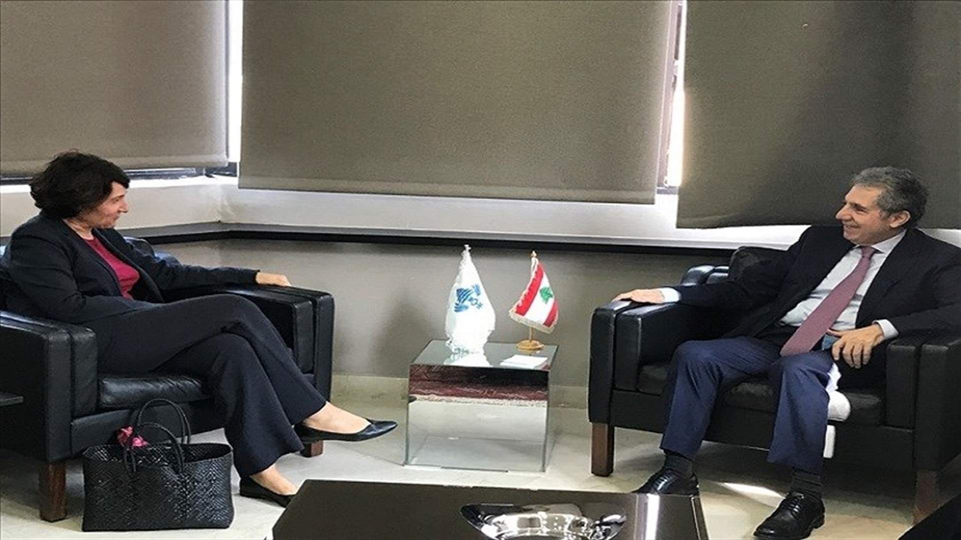 سفيرة فرنسا أكدت لوزير المالية دعم بلادها للبنان والبدء بمهمة الانقاذ