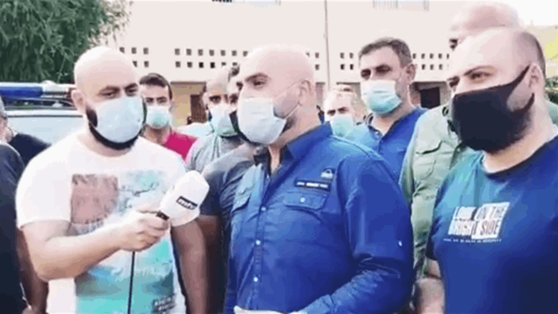 تحرك لأصحاب المطاعم في الدكوانة إحتجاجاً على قرار منع التجول (فيديو)