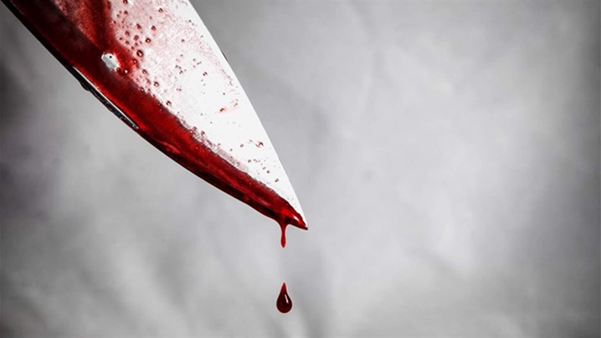 طعناه بالسكاكين وسرقا سيارته...هذا ما حصل تحت جسر مستشفى البترون