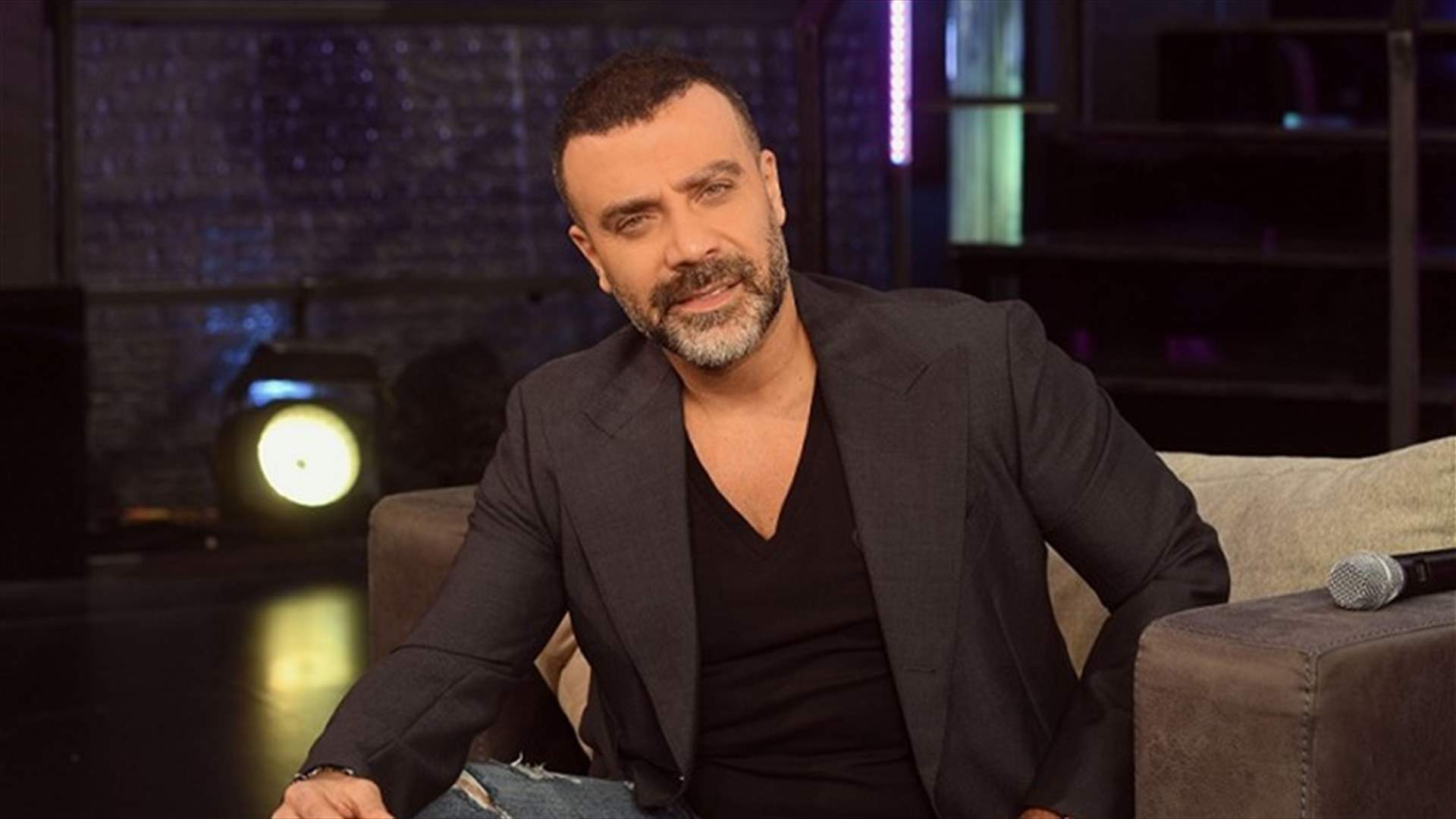 جو أشقر يغنّي جديده &quot;خطوة لقدّام&quot; للمرة الأولى في &quot;في male&quot; (فيديو)