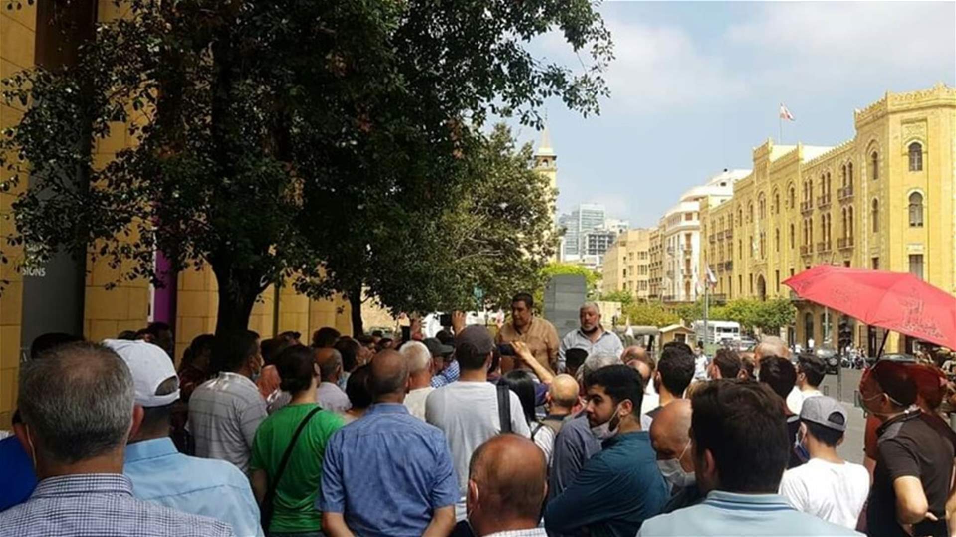 جمعية أهالي الطلاب في الخارج دعت للاعتصام أمام مصرف لبنان الخميس