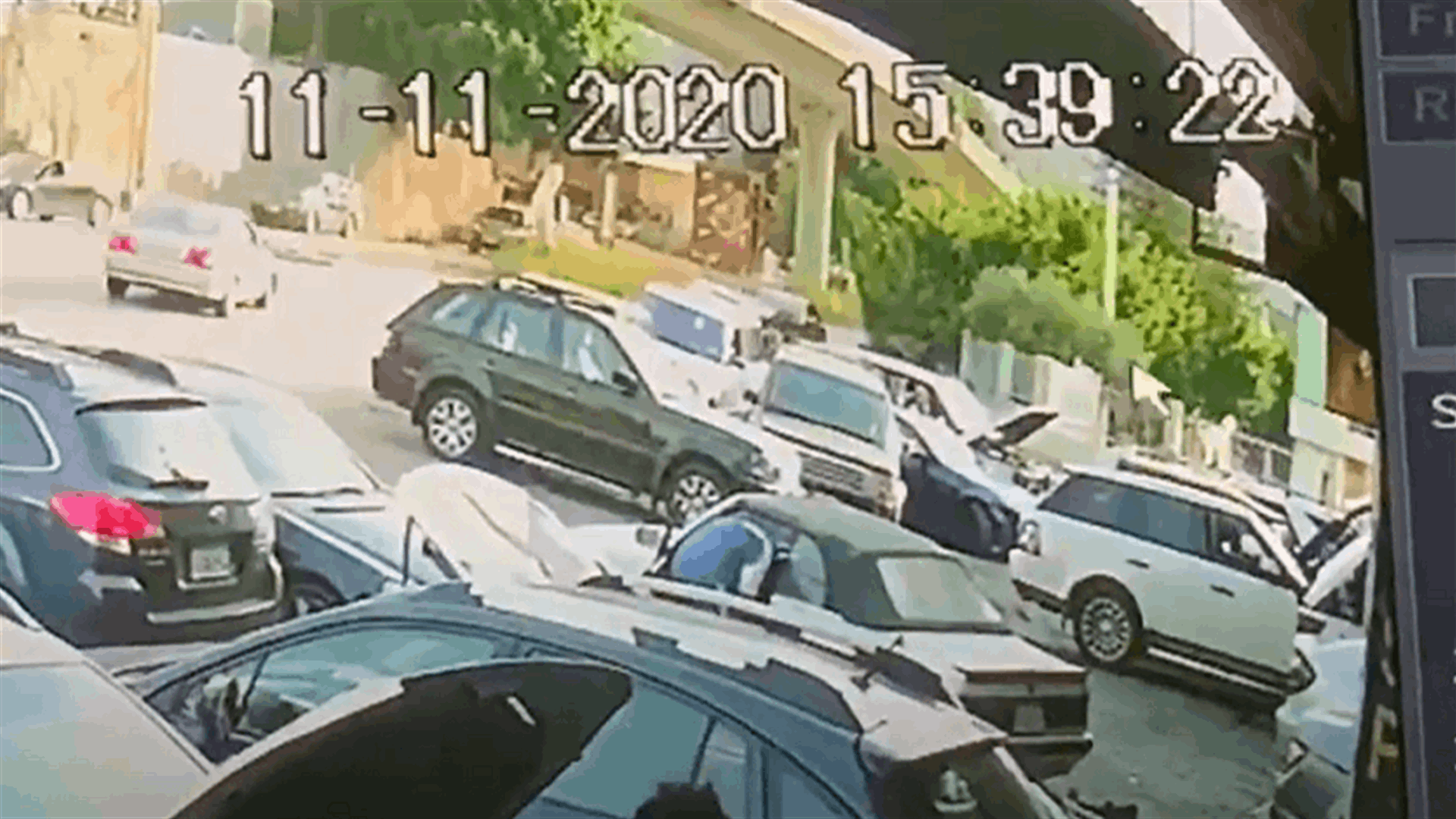 فيديو لإنحراف جبالة باطون على الطريق البحرية في زوق مصبح