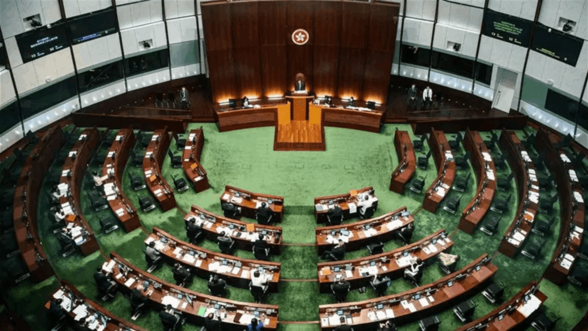 برلمان هونغ كونغ يجتمع في غياب المعارضة المؤيدة للديمقراطية