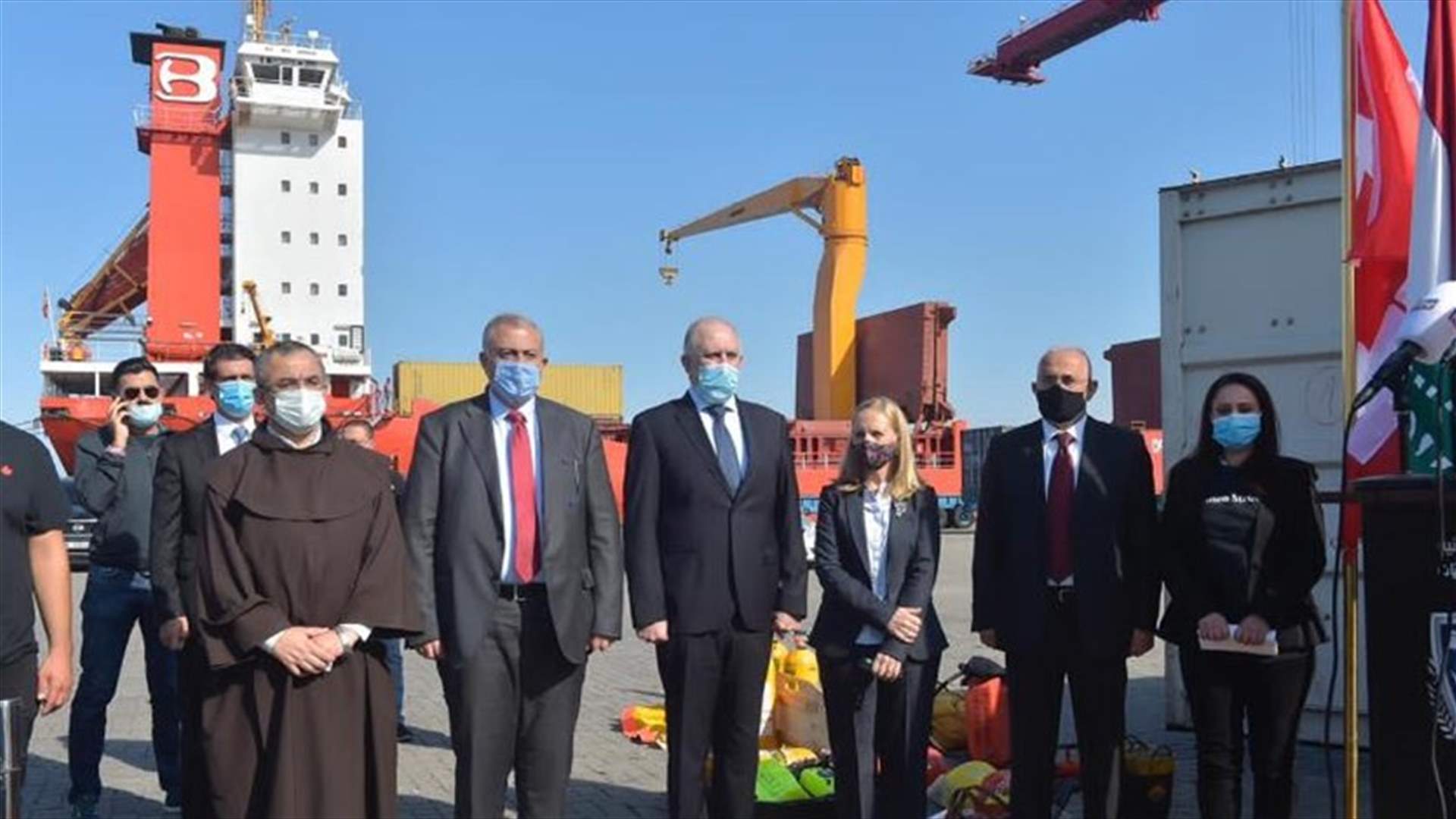 فهمي تسلم هبة بمليون دولار من &quot;ليبانون سترونغ&quot; والحكومة الكندية الى الدفاع المدني وأفواج الإطفاء