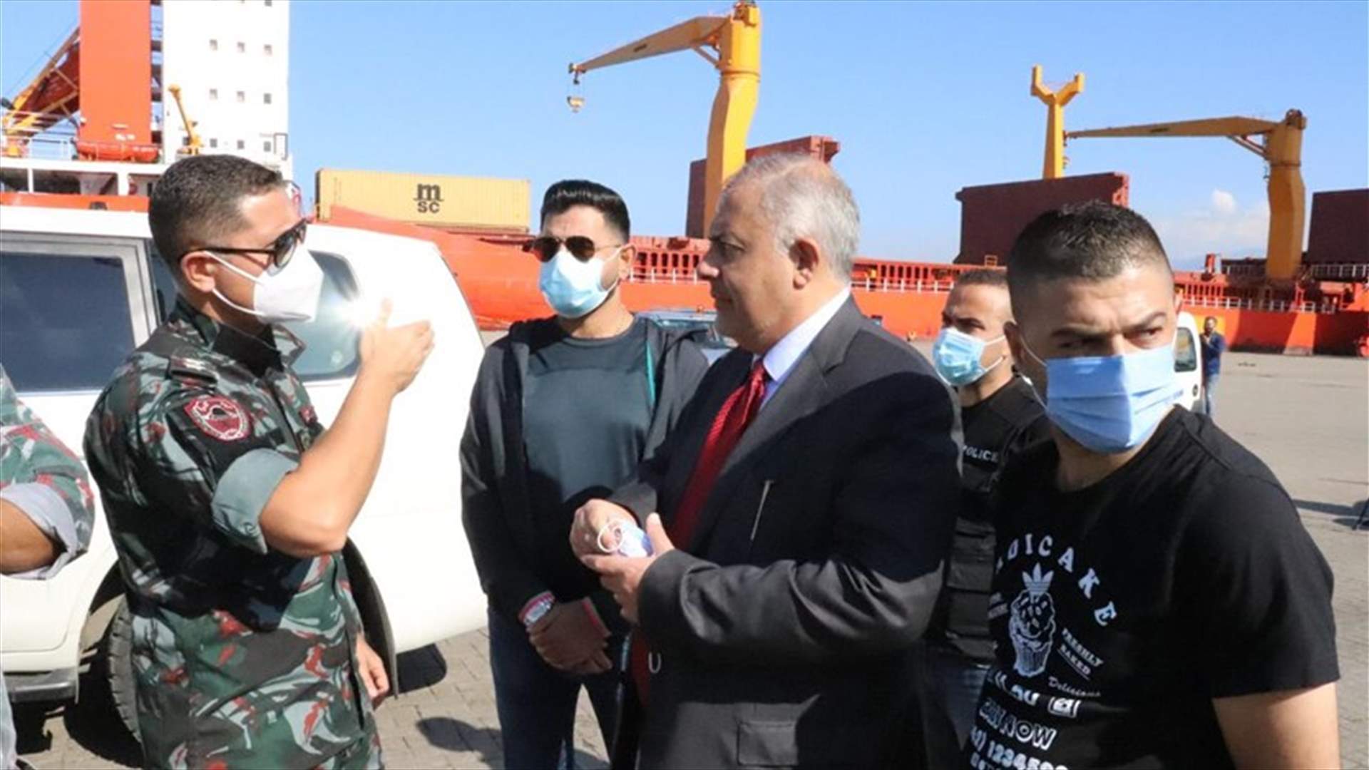 المحافظ عبود تفقد نقطة تمركز فوج الاطفاء في المرفأ واطلع على اوضاعهم
