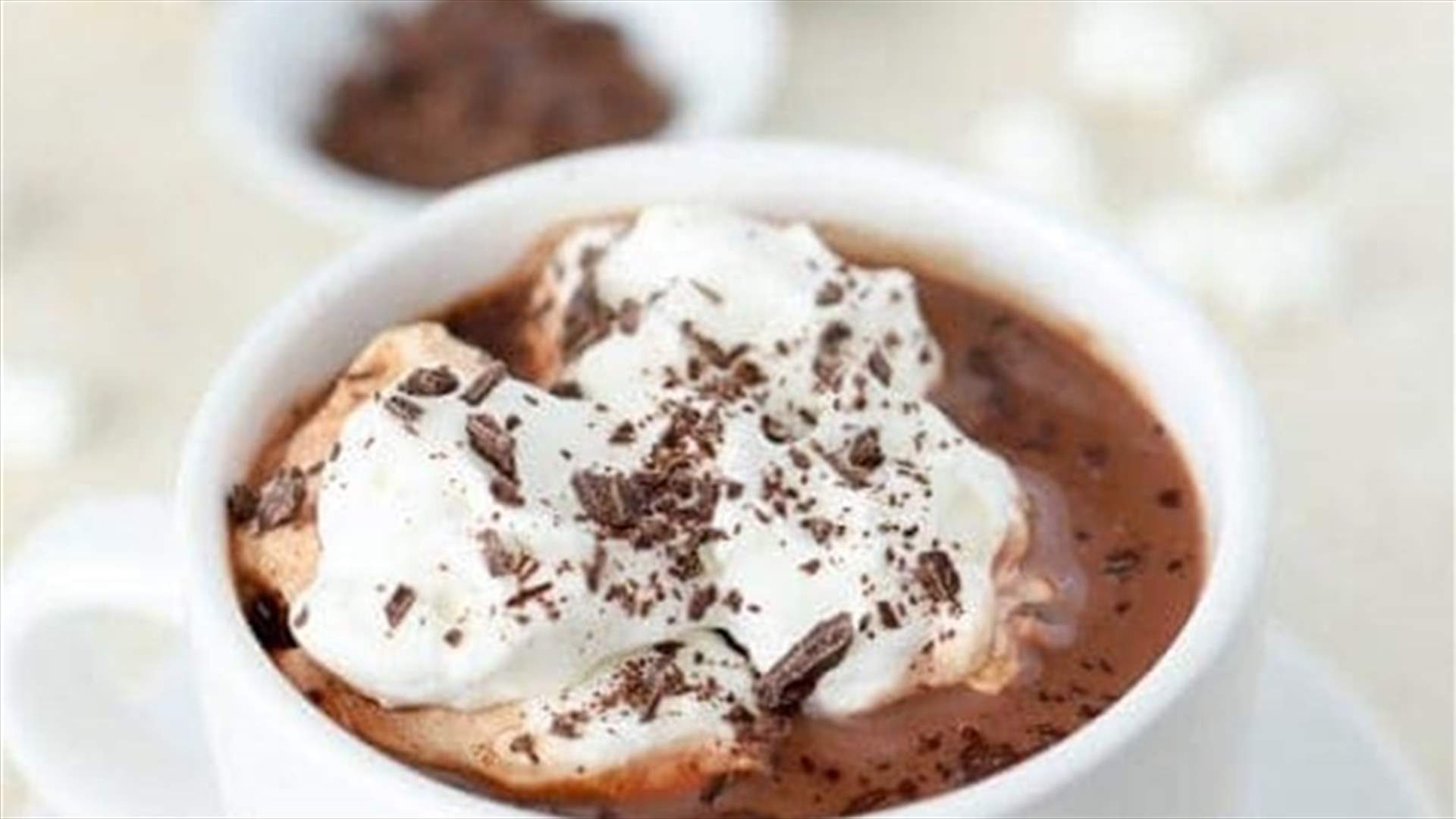 تلذذوا بها في المنزل... إليكم طريقة سهلة لتحضير الشوكولاته الساخنة في الشتاء