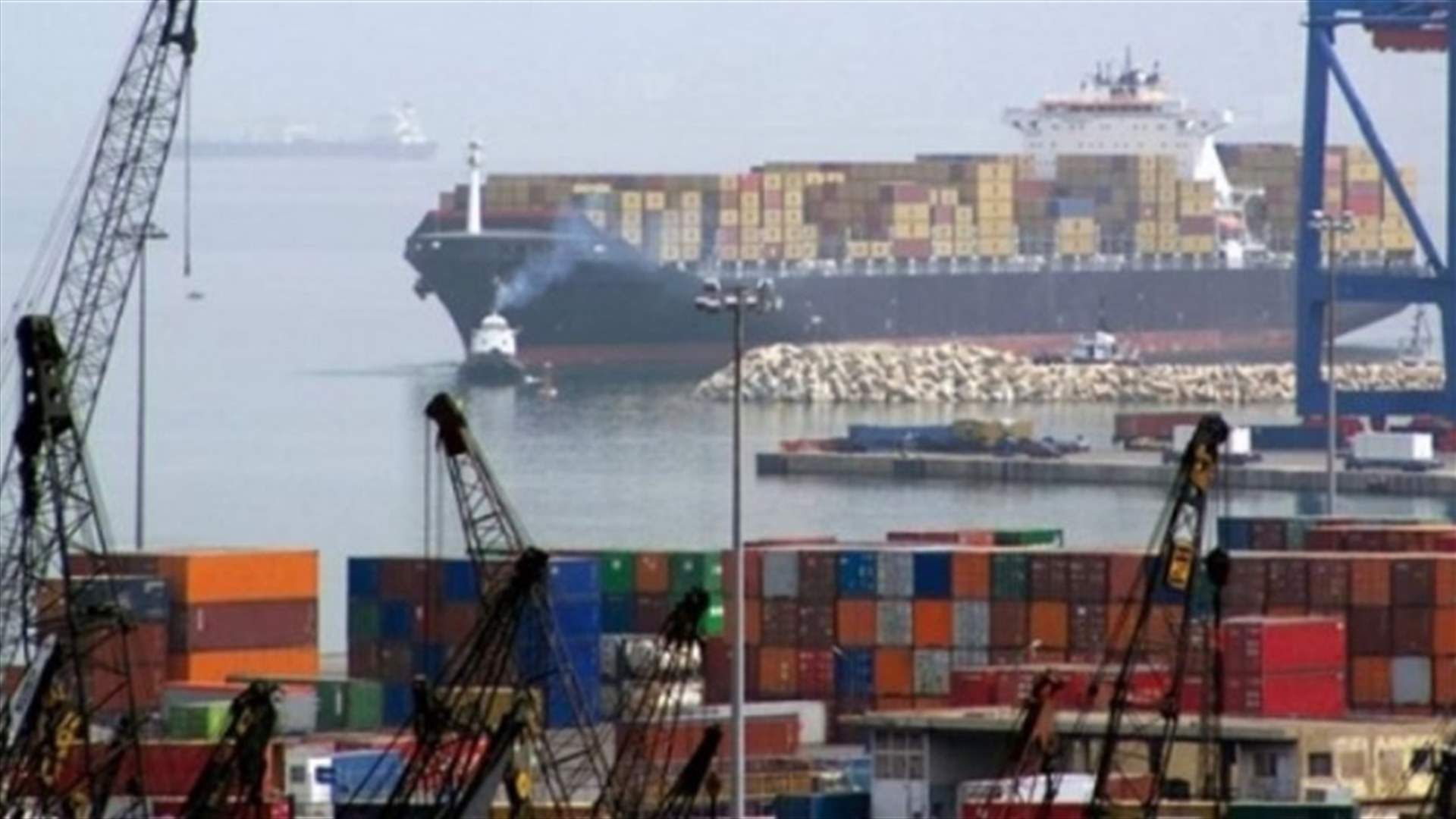 نقابة الوكلاء البحريين تطالب المركزي بتحويل 3 ملايين دولار الى الخارج لصيانة محطة الحاويات في المرفأ