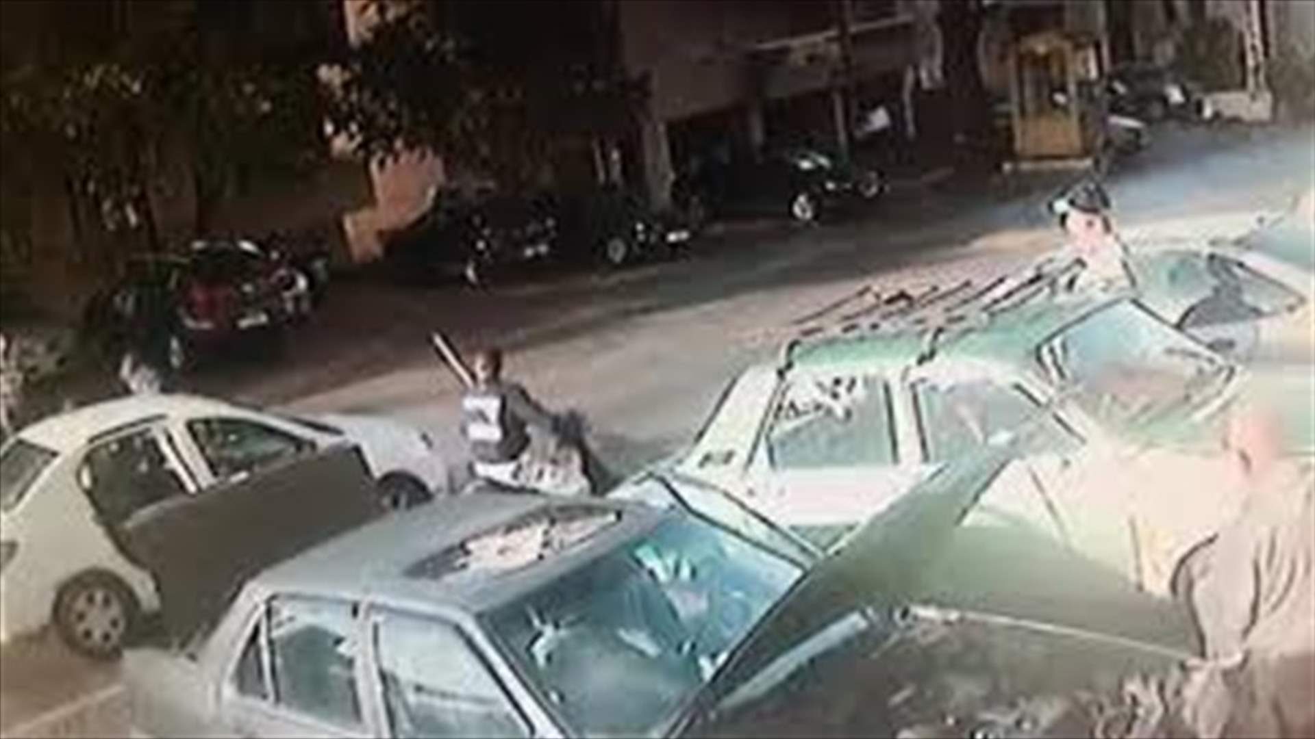 السجناء الفارون استقلوا سيارة اجرة للهروب... هكذا استولوا عليها (فيديو)