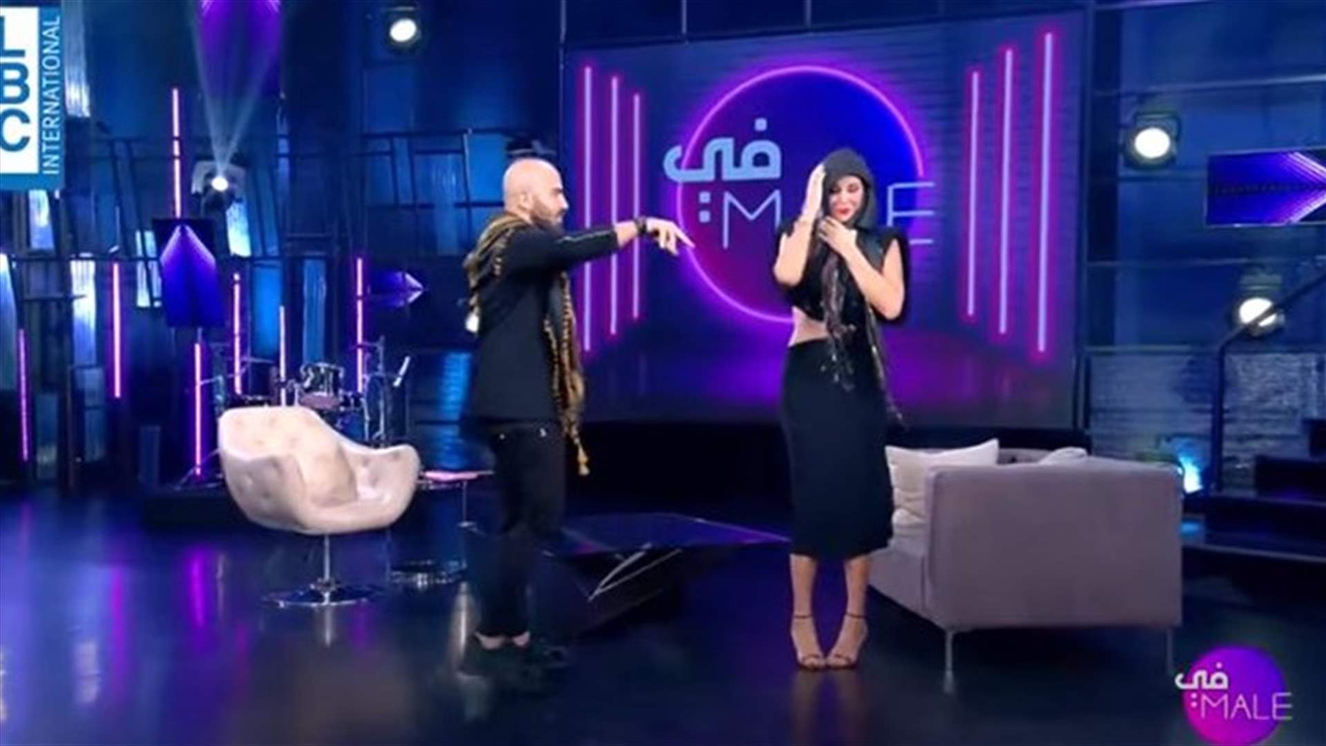 كارلا حداد وناجي أسطا في مشهد طريف من &quot;باب الحارة&quot;.. تحوّلا الى &quot;أبو عصام&quot; وزوجته (فيديو)