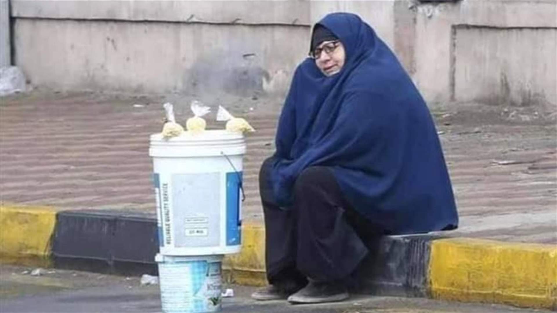 مقارنة بين ياسمين صبري و&quot;بائعة الترمس&quot;.. صورة أشعلت تويتر وانتهت بطريقة غير متوقعة