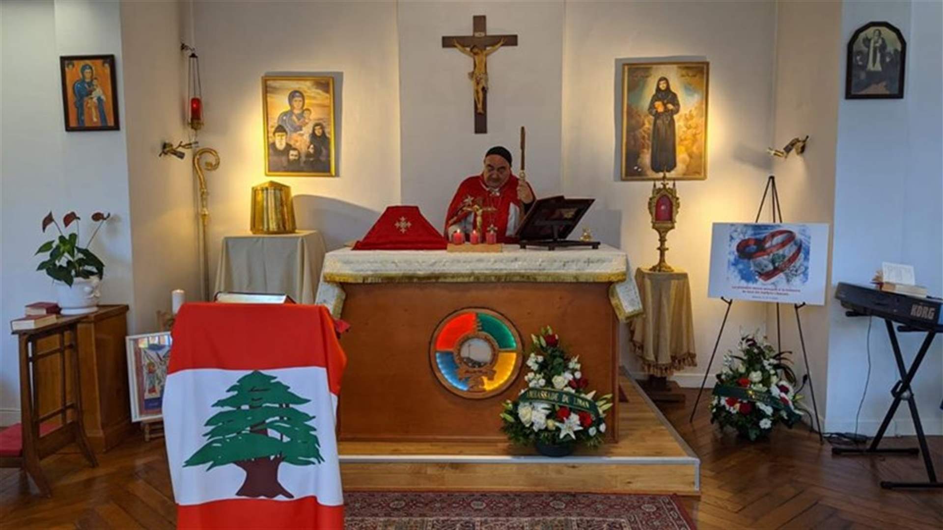 قداس في كابيلا القديسة رفقا في مركز المطرانية في ضواحي باريس بمناسبة عيد الاستقلال